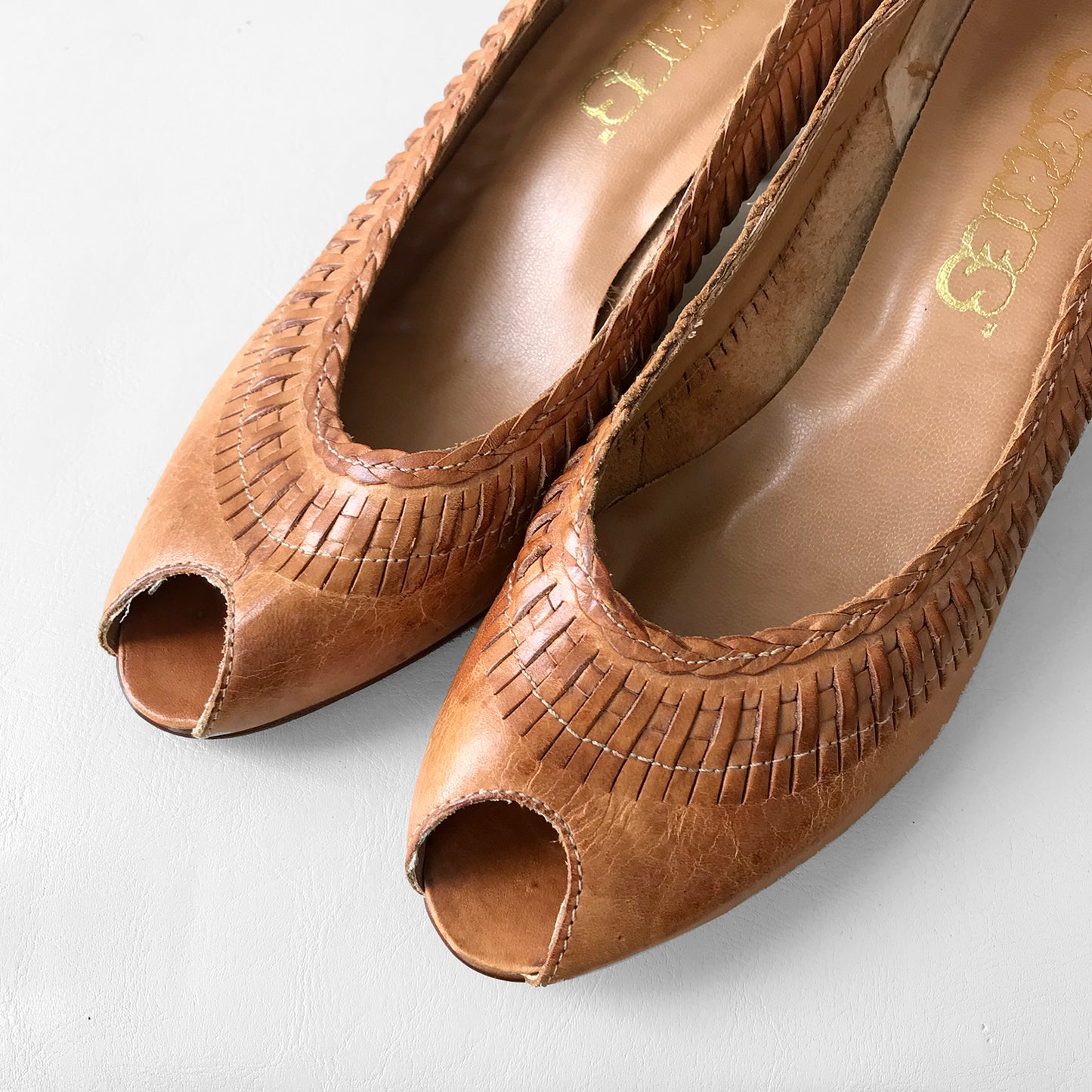 1970s Tan Woven Leather Peep-Toe High Heeled Pumps