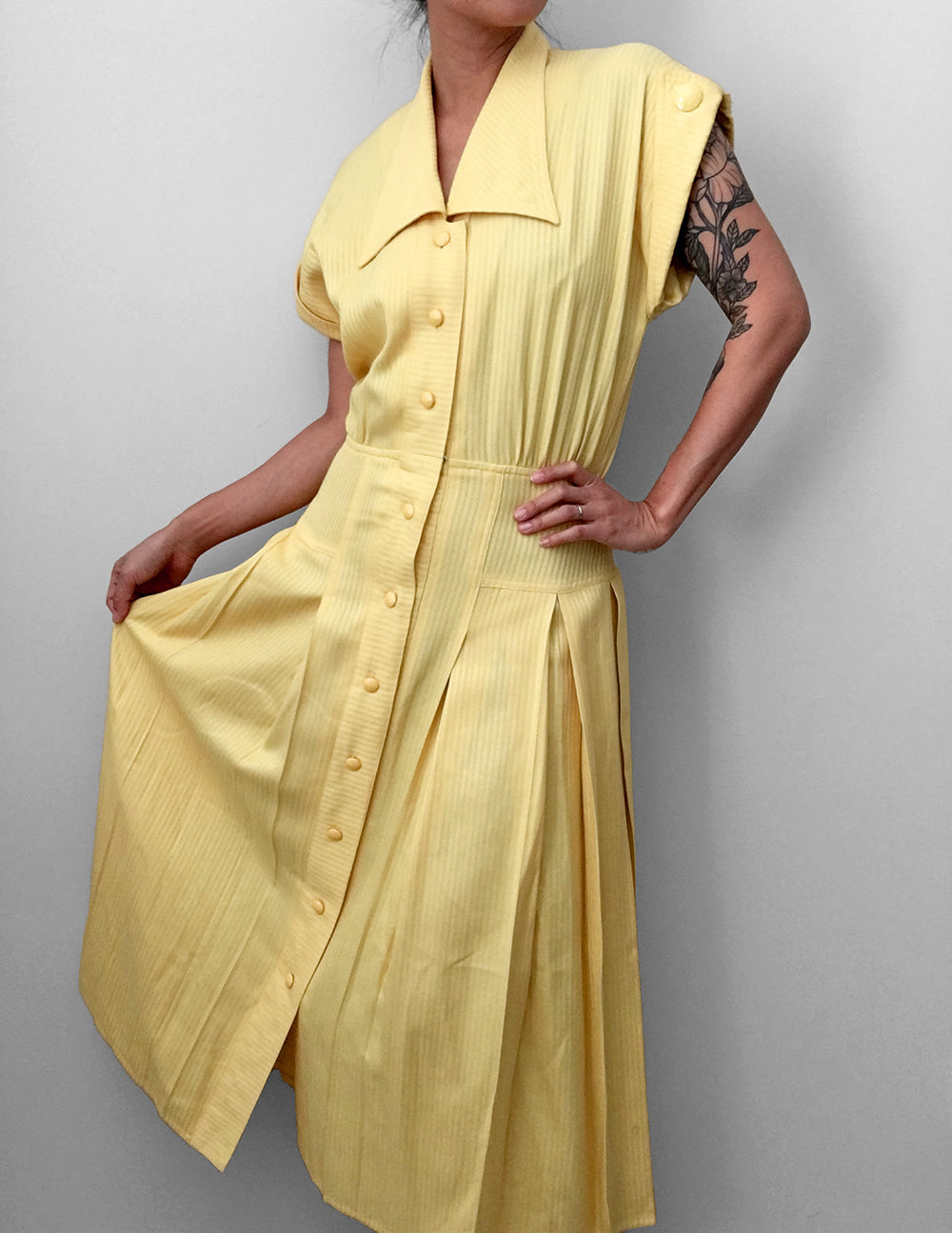 1980s Long Yellow Button-Front Collared Sleeveless Pleated Fit and Flare Dress