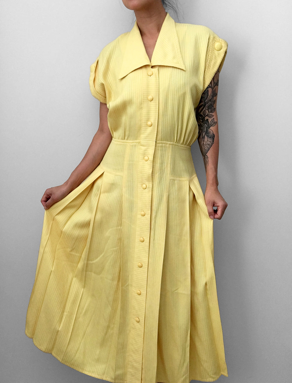 1980s Long Yellow Button-Front Collared Sleeveless Pleated Fit and Flare Dress