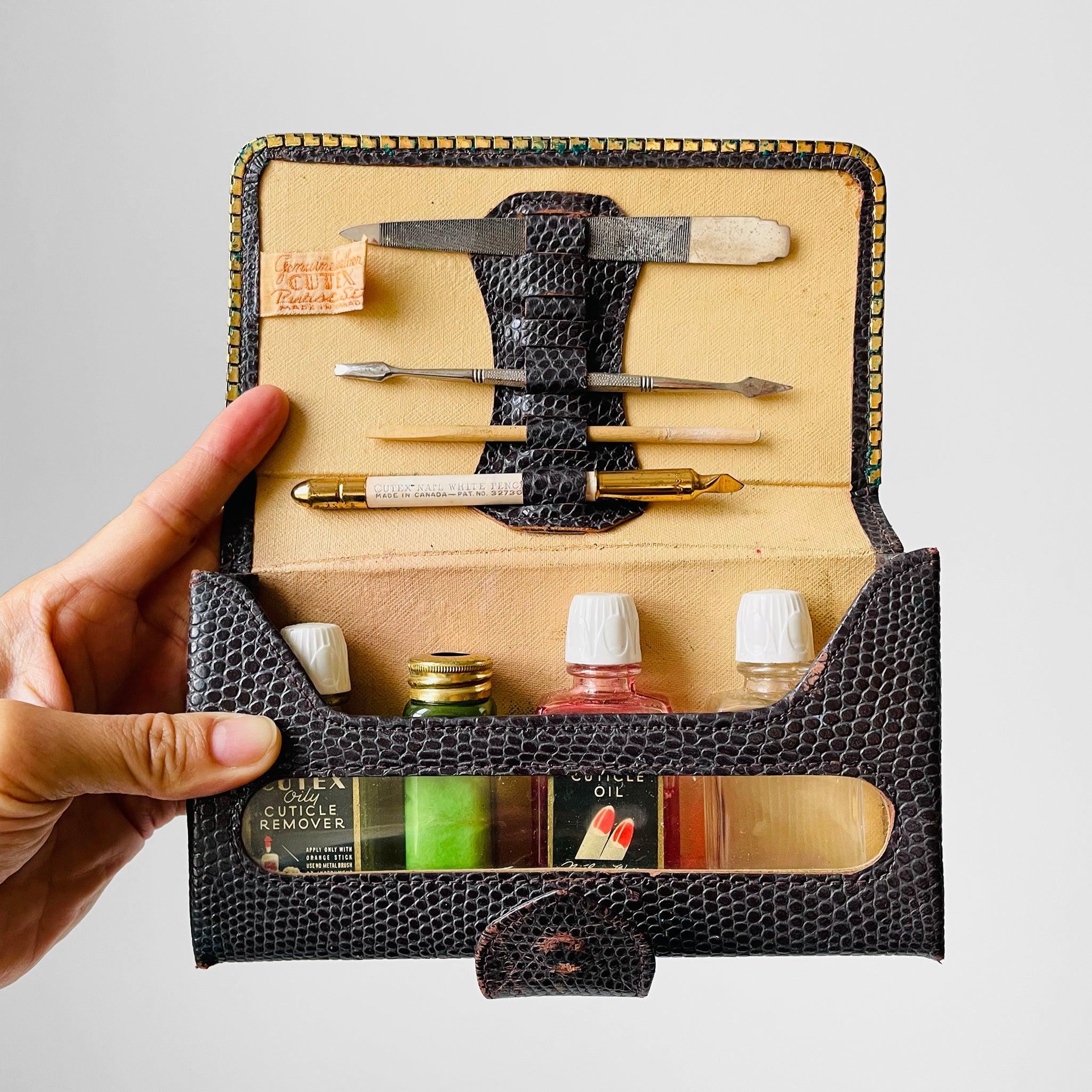 1930s Cutex Nail Manicure Kit w/Leather Case – Box & Burrow Vintage