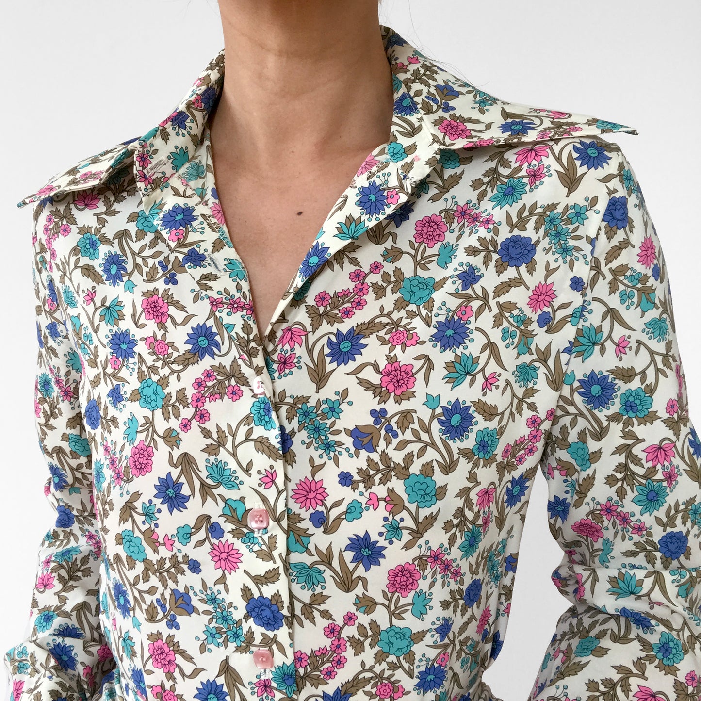 1970s Made in Canada Floral Wide-Lapel Button-Front Shirt