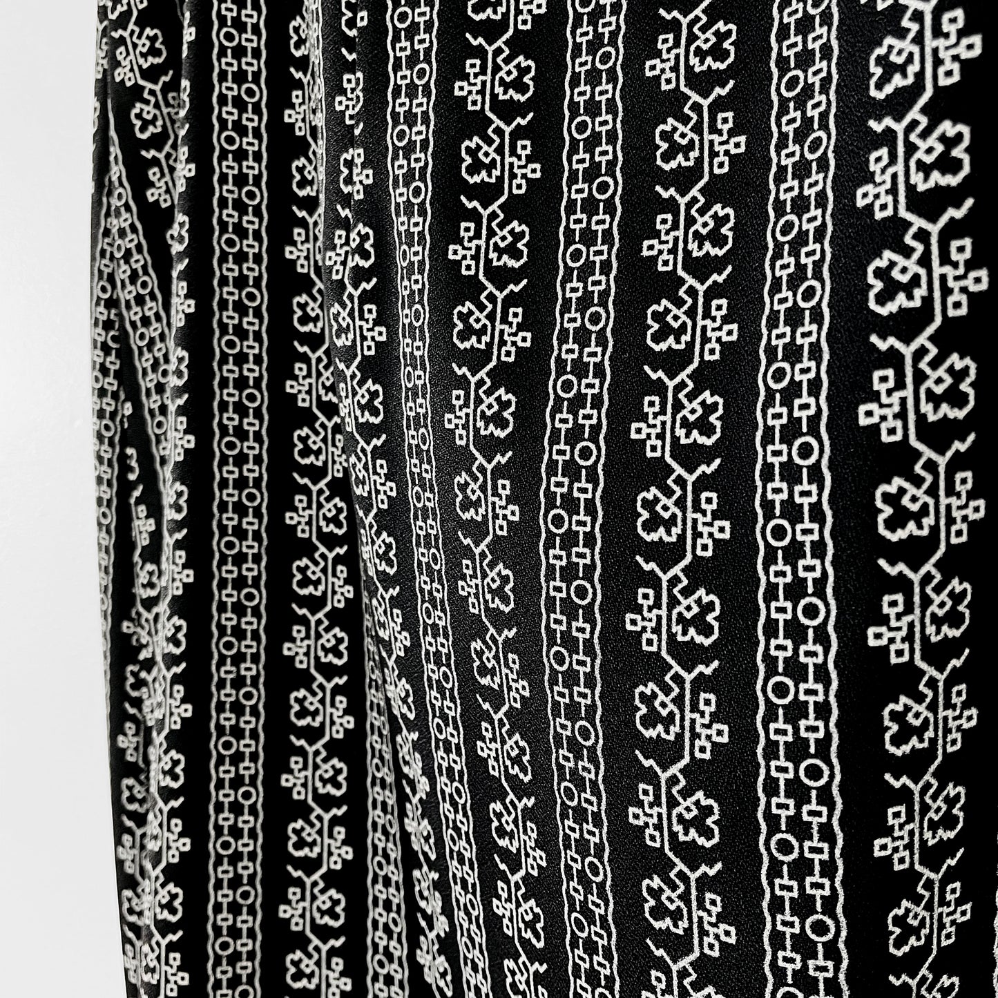 1970s Floor-Length Black and White Floral Ribbon Patterned Skirt