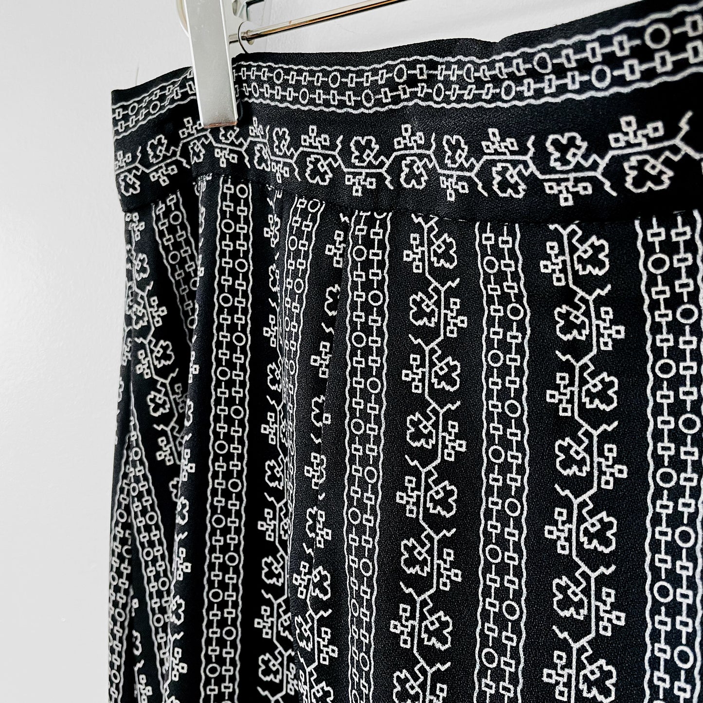 1970s Floor-Length Black and White Floral Ribbon Patterned Skirt