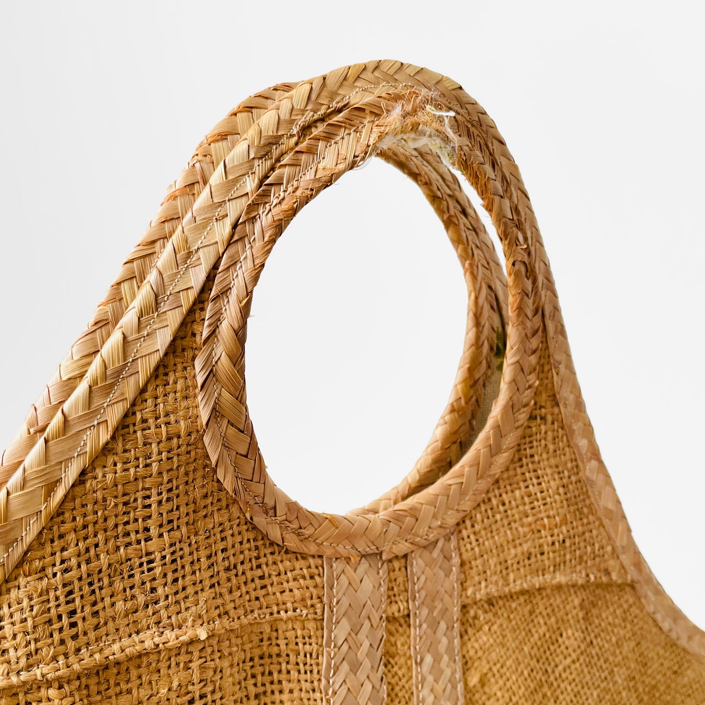 1960s Mid-Century Floral Woven Straw Top-Handle Basket Tote Bag