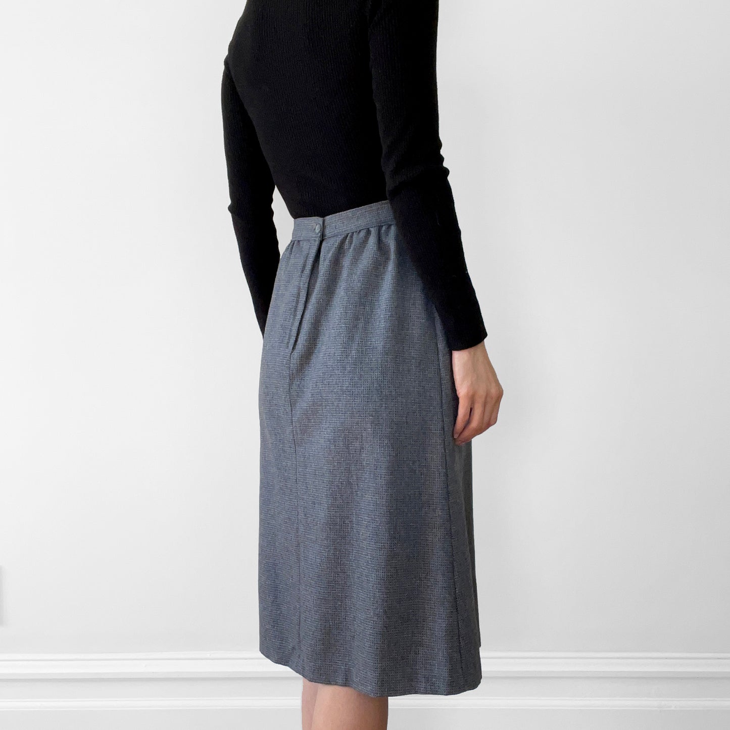 1970s - 1980s Gray Textured Wool Skirt and Jacket Set