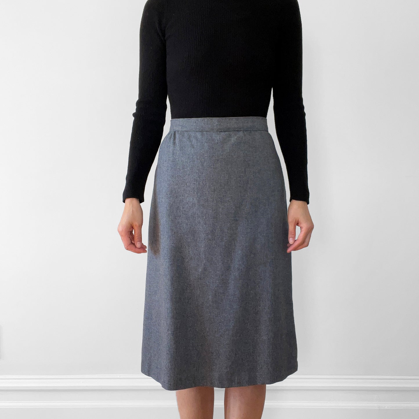 1970s - 1980s Gray Textured Wool Skirt and Jacket Set