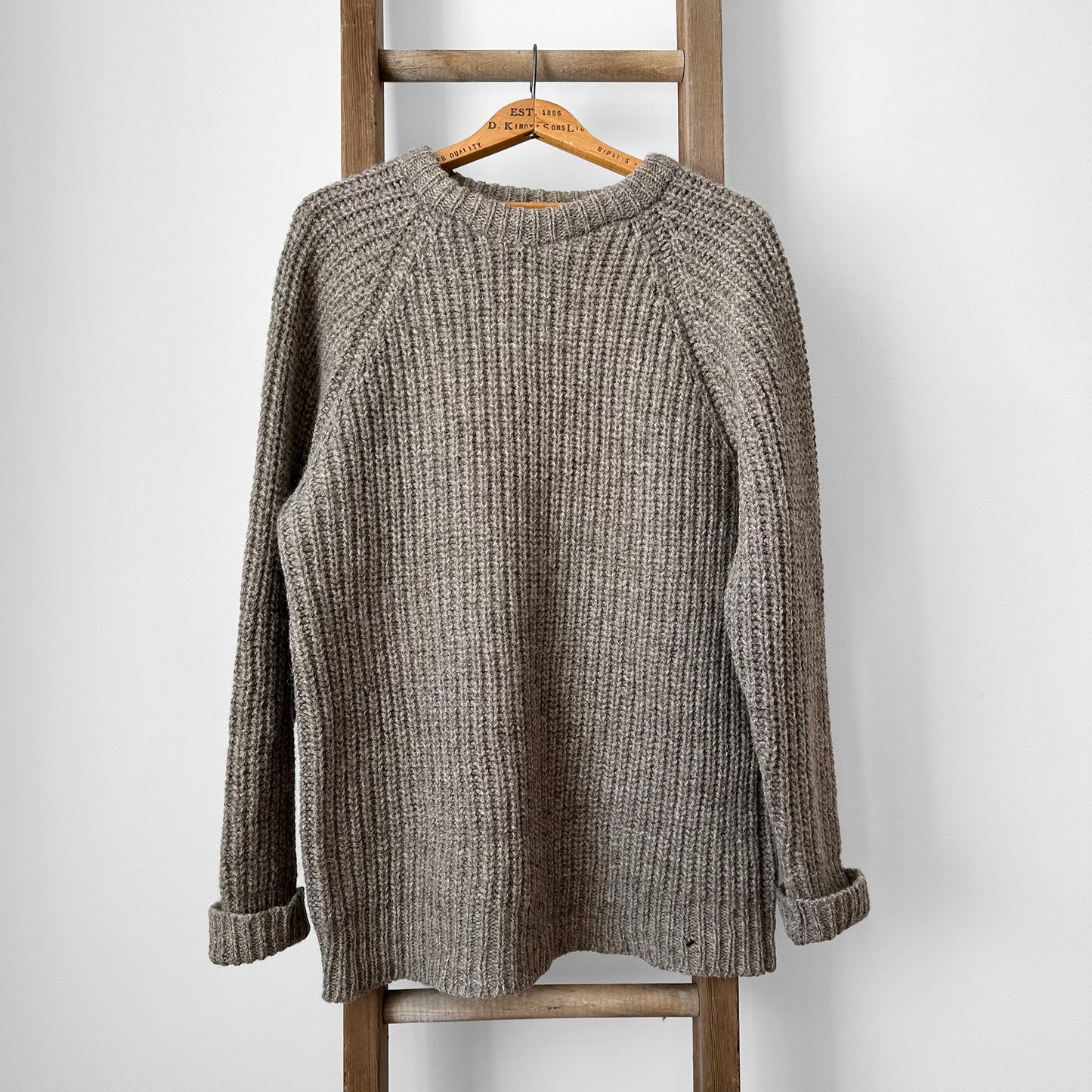 Grey Beige Heavy Wool Ribbed Well-Worn Knit Crew Neck Pullover Sweater - Sz. M