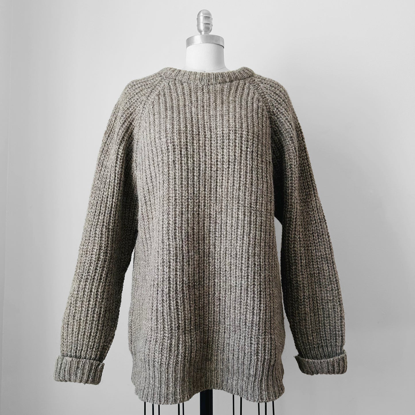 Grey Beige Heavy Wool Ribbed Well-Worn Knit Crew Neck Pullover Sweater - Sz. M