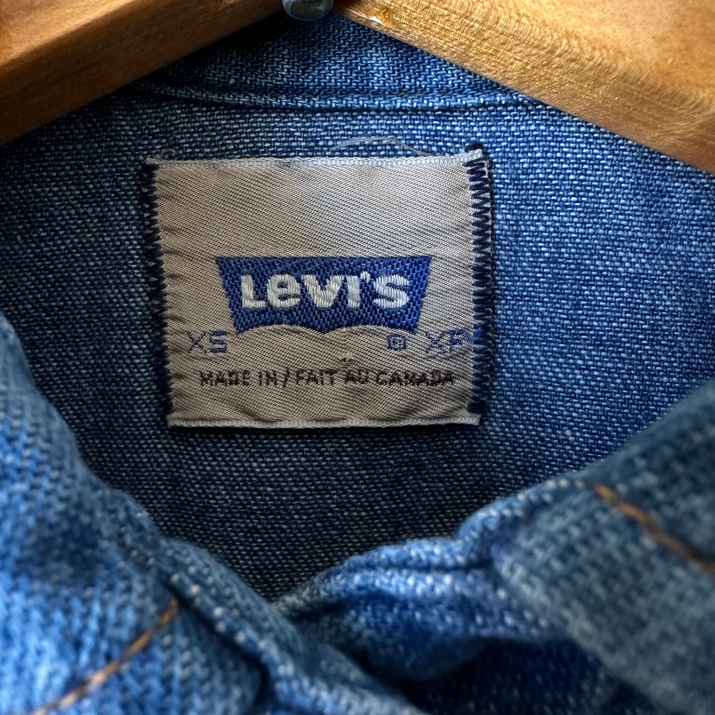 1970s Orange Tab Levi's Snap-Button Blue Jean Denim Soft Chambray Shirt - XS