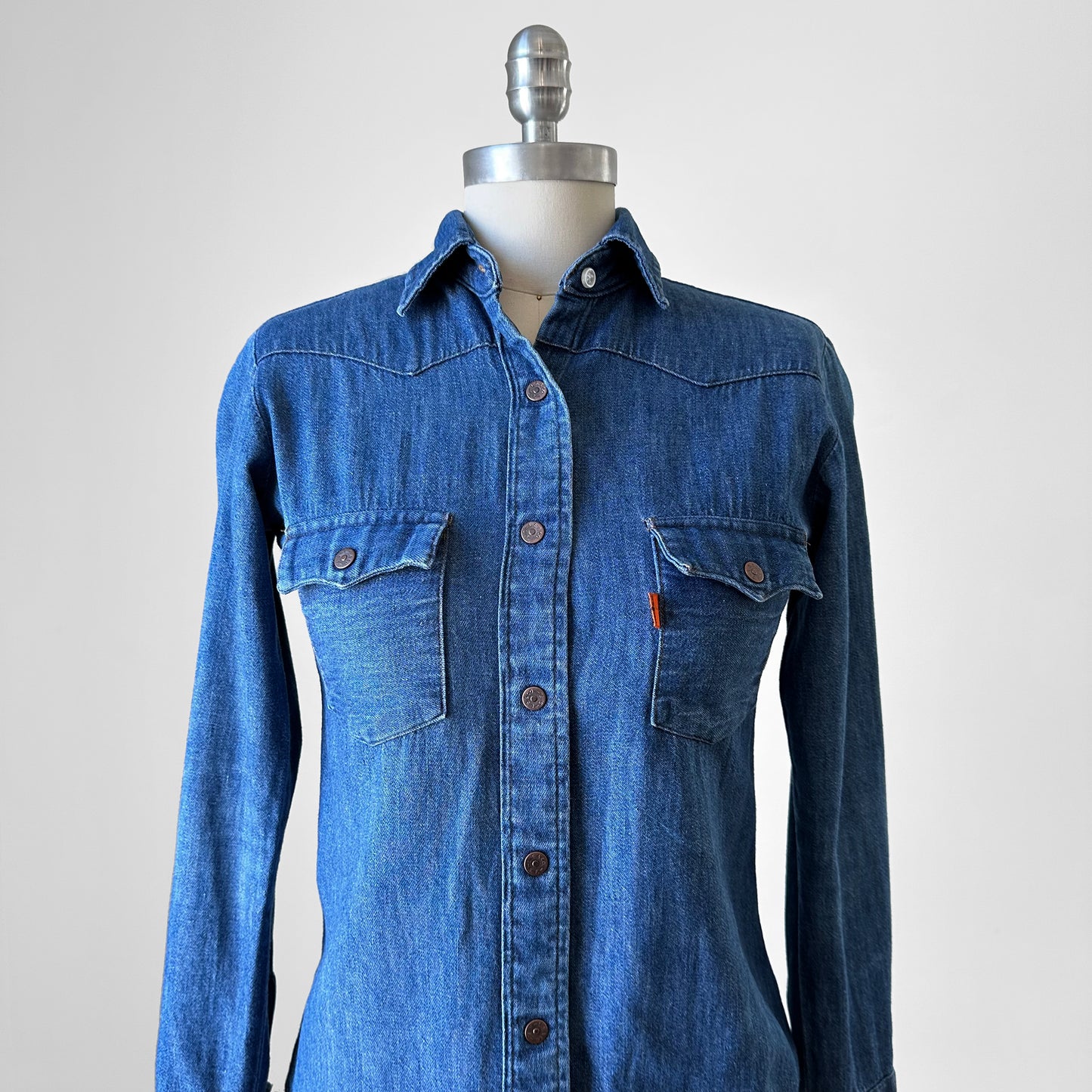 1970s Orange Tab Levi's Snap-Button Blue Jean Denim Soft Chambray Shirt - XS