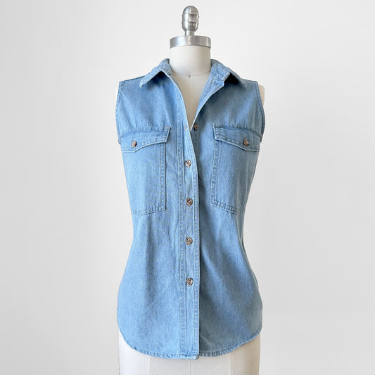 1990s Made in Canada Soft Worn Light Wash Denim Jean Sleeveless Button Front Collared Shirt - XXS/XS