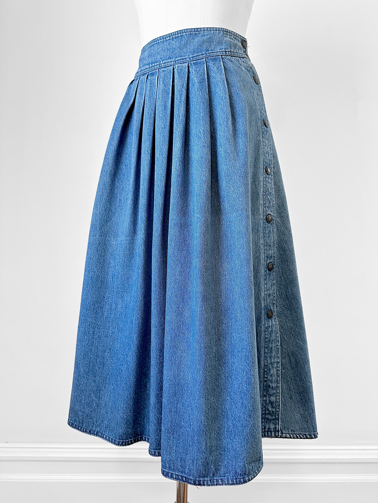 1980s Sasson Pleated Side Snap Button Midi-Length Medium Wash Denim Blue Jean Skirt - Waist 32