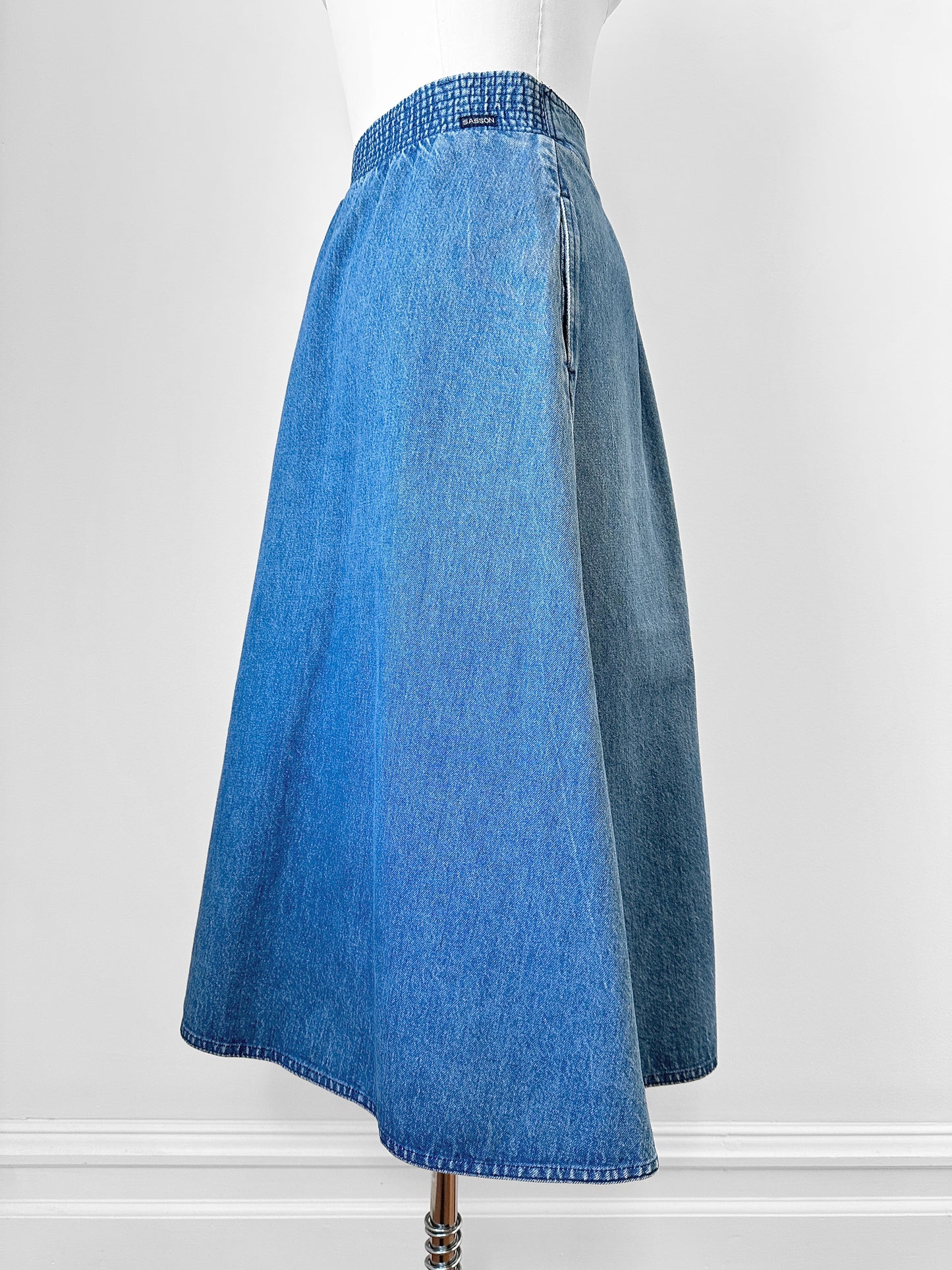 1980s Sasson Pleated Side Snap Button Midi-Length Medium Wash Denim Blue Jean Skirt - Waist 32