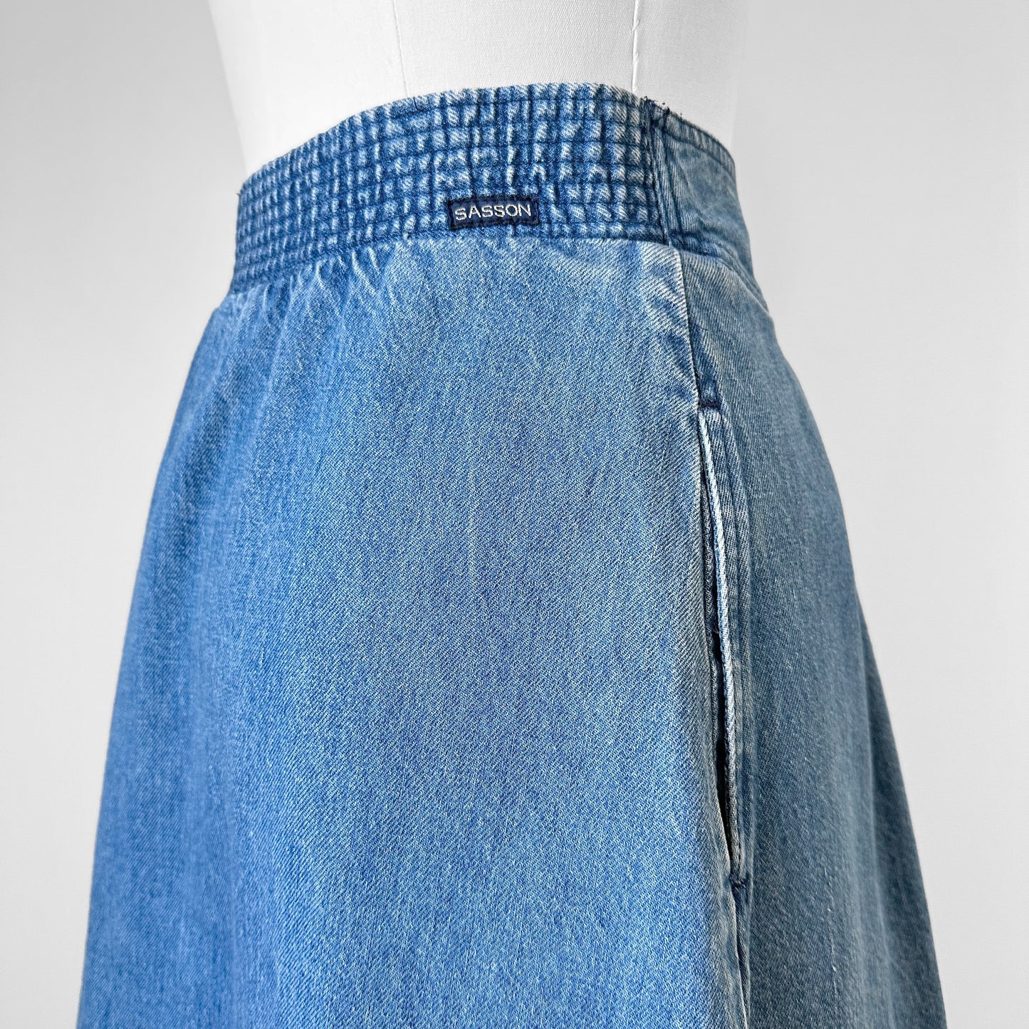 1980s Sasson Pleated Side Snap Button Midi-Length Medium Wash Denim Blue Jean Skirt - Waist 32