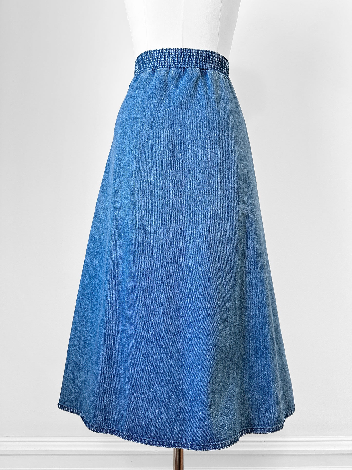 1980s Sasson Pleated Side Snap Button Midi-Length Medium Wash Denim Blue Jean Skirt - Waist 32