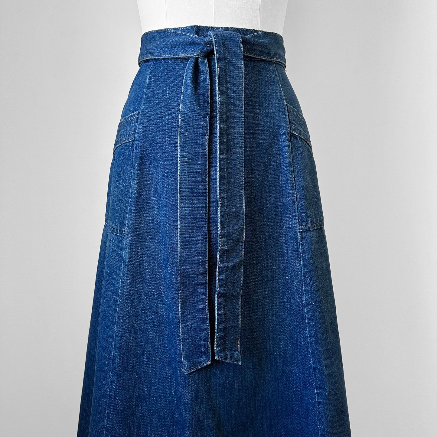 1970s Long Medium Wash Soft Blue Jean Denim Wrap Skirt - Waist 26-28