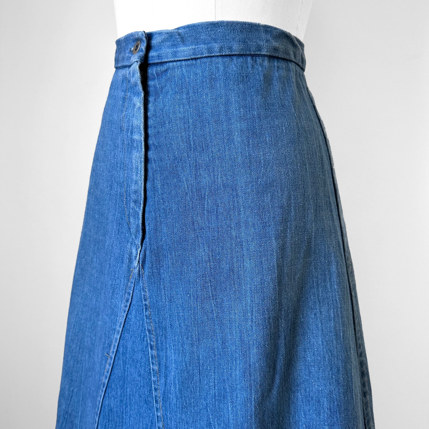 1970s Made in Canada Light Wash A-line Long Denim Jean Skirt - Waist 28