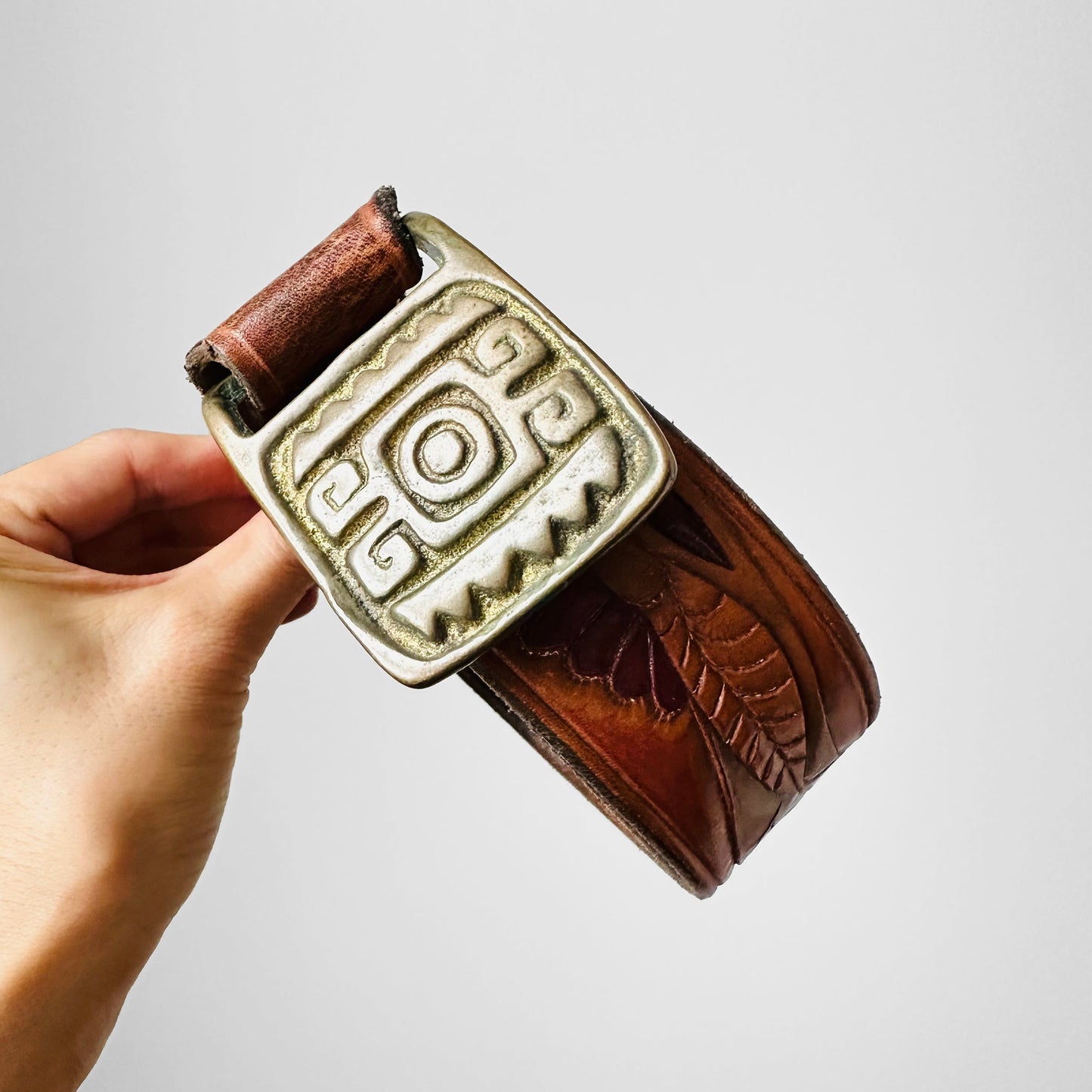 1960s Tan Tribal Tooled Leather Gold Buckle Belt - Sz. 28-32