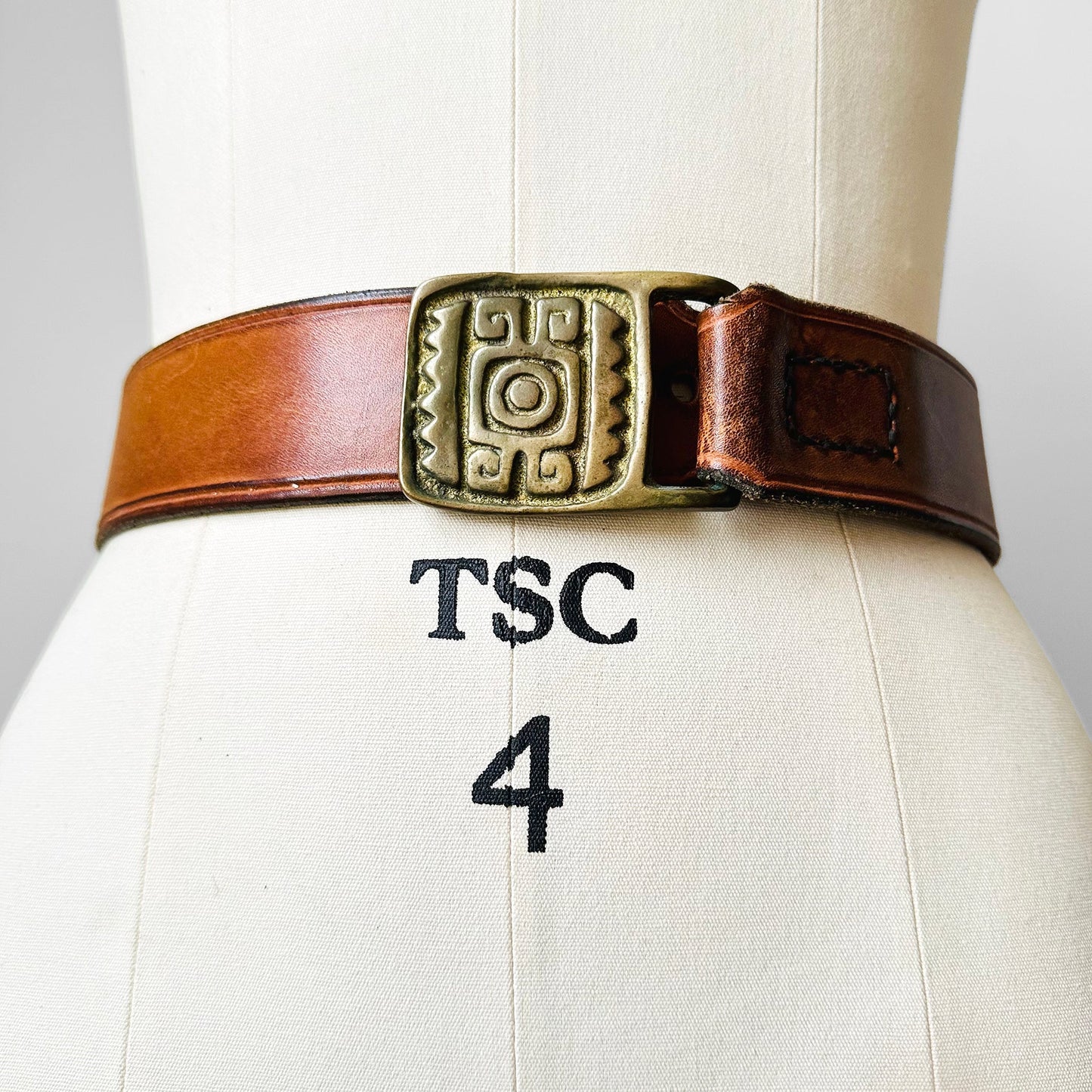 1960s Tan Tribal Tooled Leather Gold Buckle Belt - Sz. 28-32