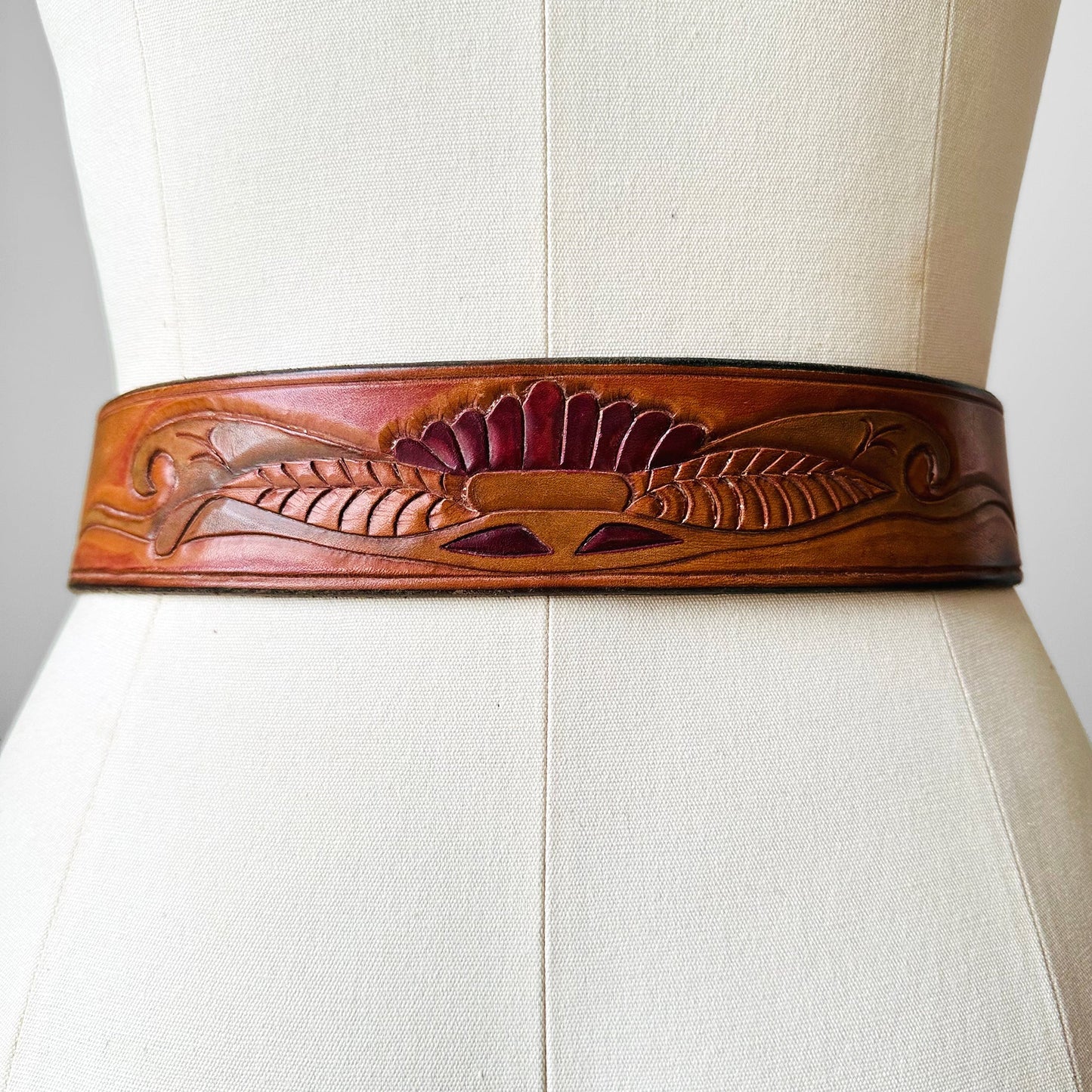 1960s Tan Tribal Tooled Leather Gold Buckle Belt - Sz. 28-32