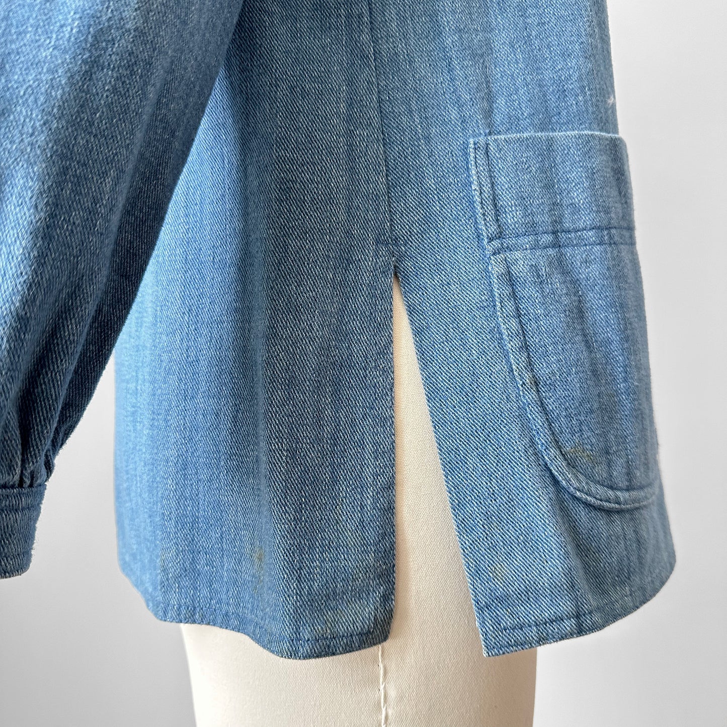 1960s - 1970s Soft Light Wash Denim Chambray Zip Back Shirt - S/M