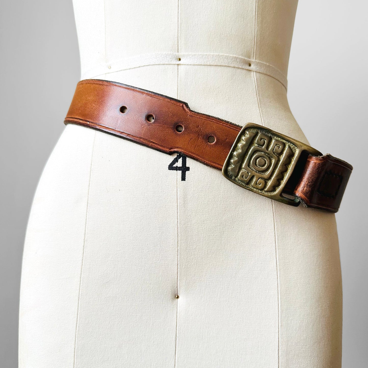 1960s Tan Tribal Tooled Leather Gold Buckle Belt - Sz. 28-32