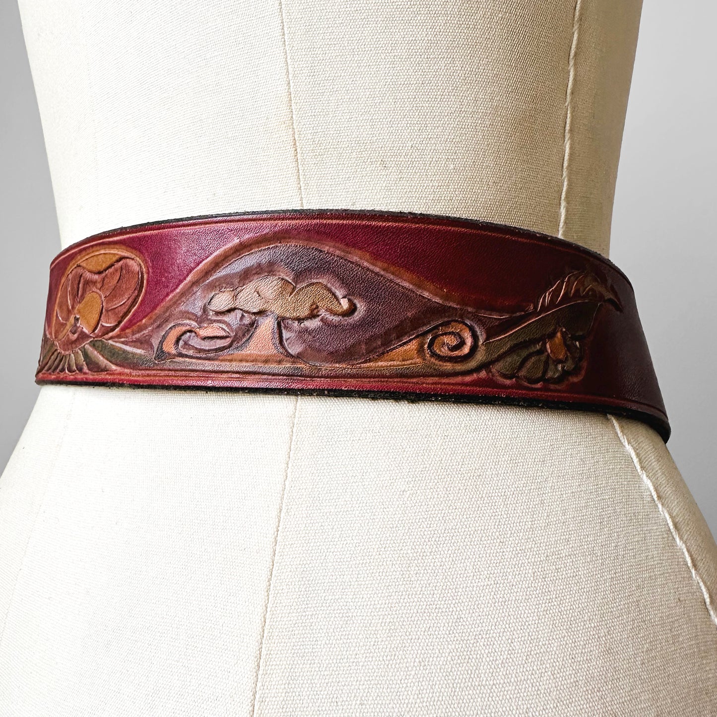 1960s - 1970s Wine Red Heavy Tarnished Metal Buckle Tooled Leather Hand Painted Belt