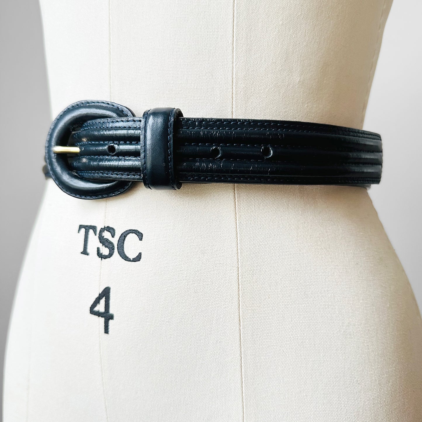 Navy Blue Structured Ribbed Leather Belt - Sz. 27-31