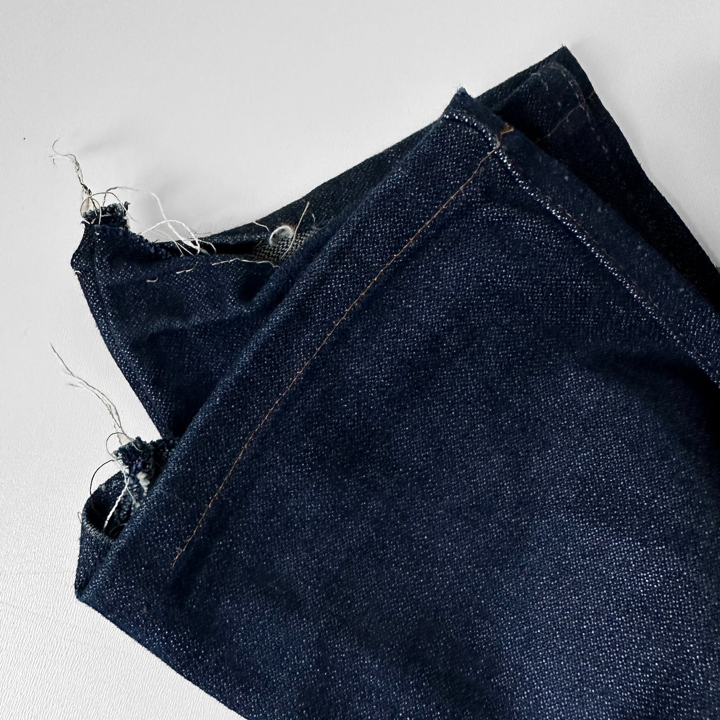 Modern Dark Desaturated Wash Tapered Leg Reworked WRANGLER Denim Blue Jeans - Waist 32 x 36