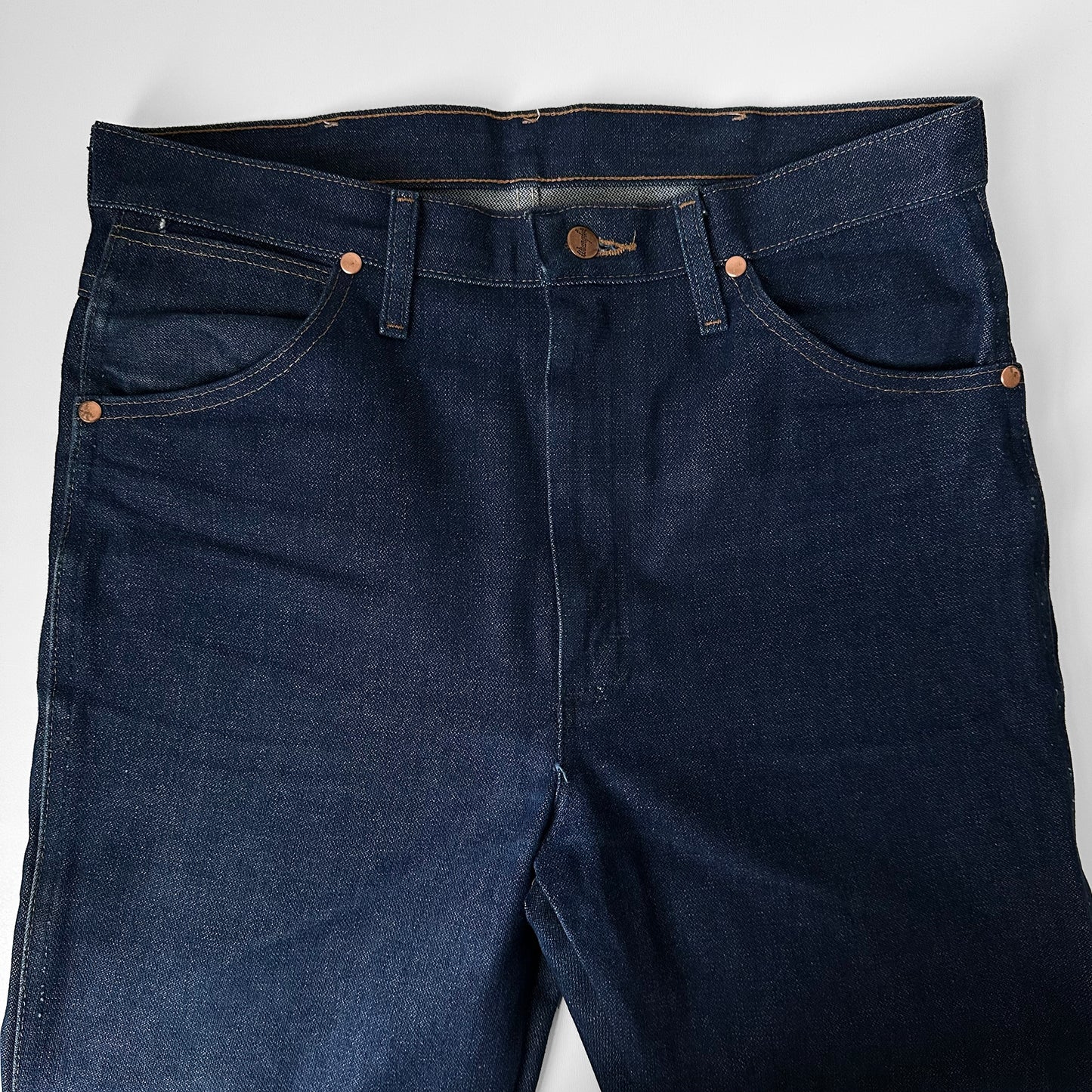 Modern Dark Desaturated Wash Tapered Leg Reworked WRANGLER Denim Blue Jeans - Waist 32 x 36