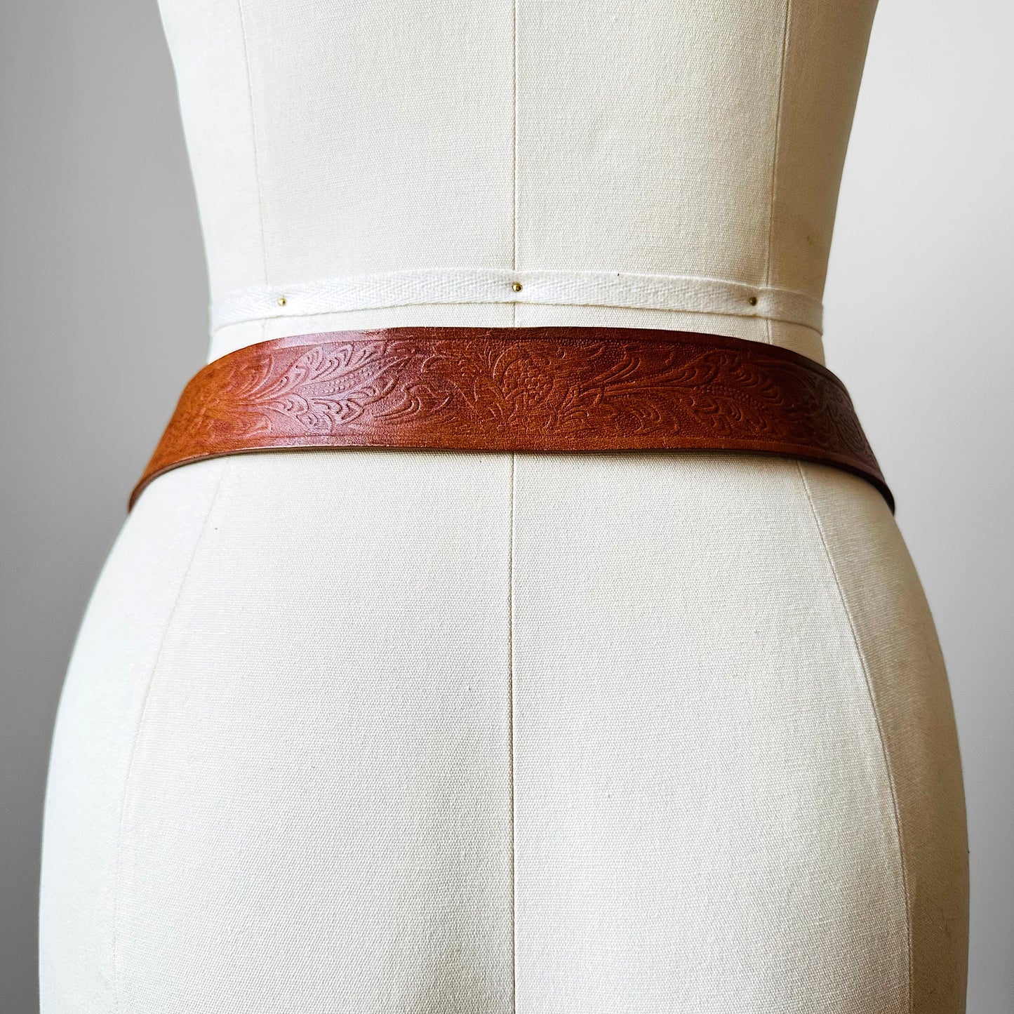 Well-Worn Tan Tooled Leather Belt - Sz. 32 - 35.5