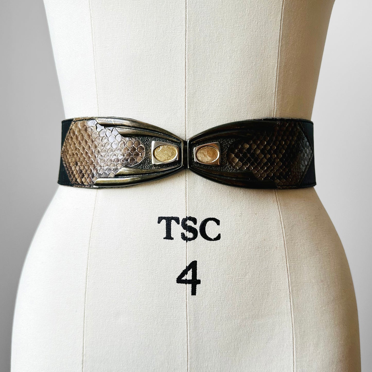 1980s Snakeskin Leather Hook Clasp Belt - Sz. 30-31