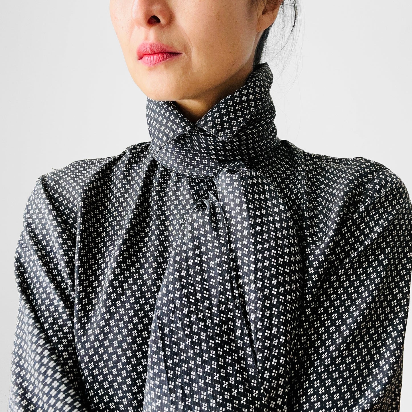 1990s Ralph Lauren Black and White Patterned Silk Collared Button-Up Tied Neck Blouse - Sz. S