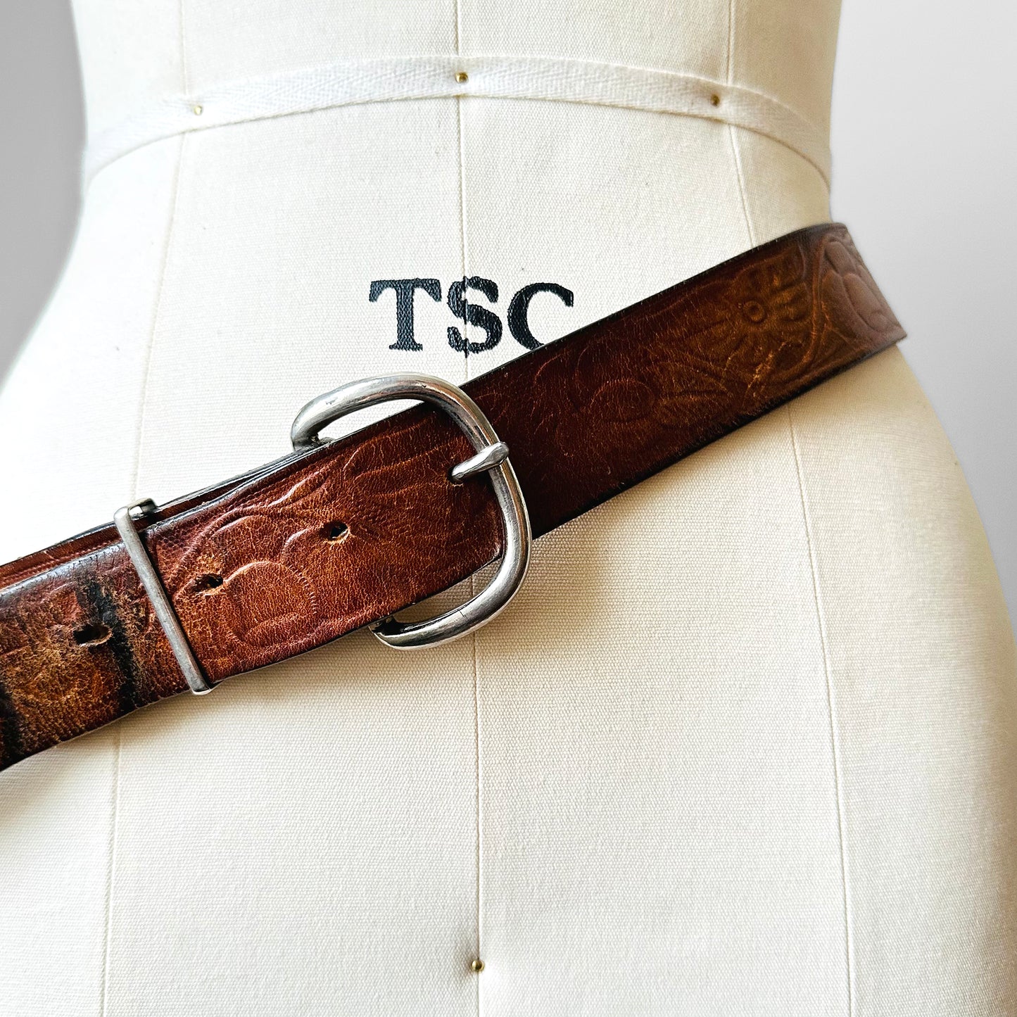 1970s Well-Worn Distressed Silver-Buckle Floral Tooled Leather Belt - Sz. 37.25 - 32.75