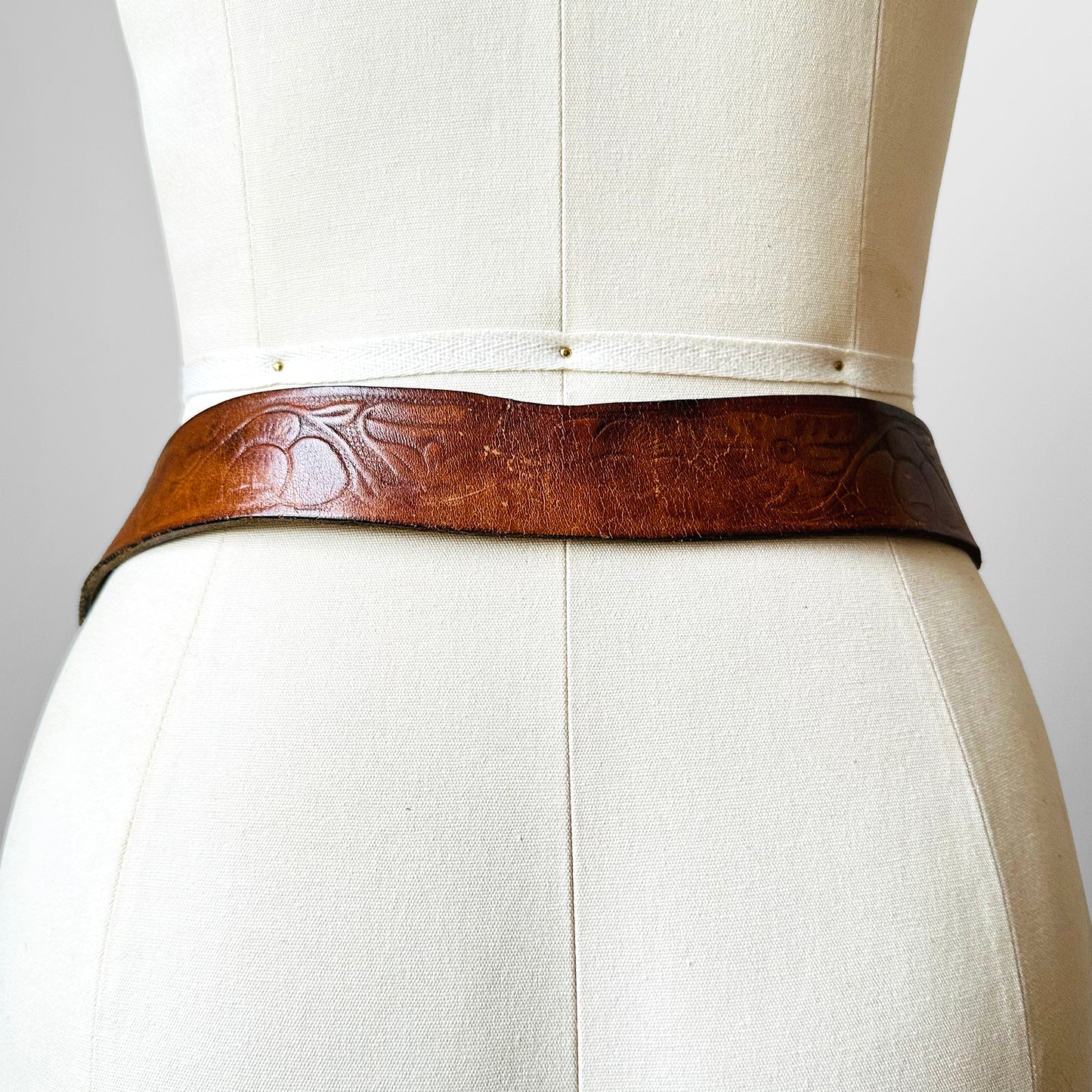 1970s Well-Worn Distressed Silver-Buckle Floral Tooled Leather Belt - Sz. 37.25 - 32.75