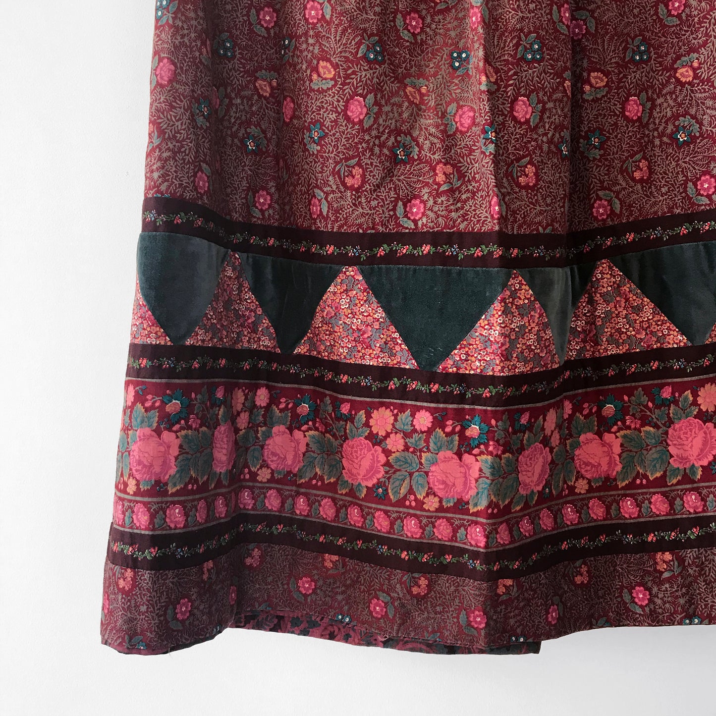 1970s Suttles and Seawind Made in Canada Reversible Floral Paisley Velvet Cotton Patchwork Wrap Skirt