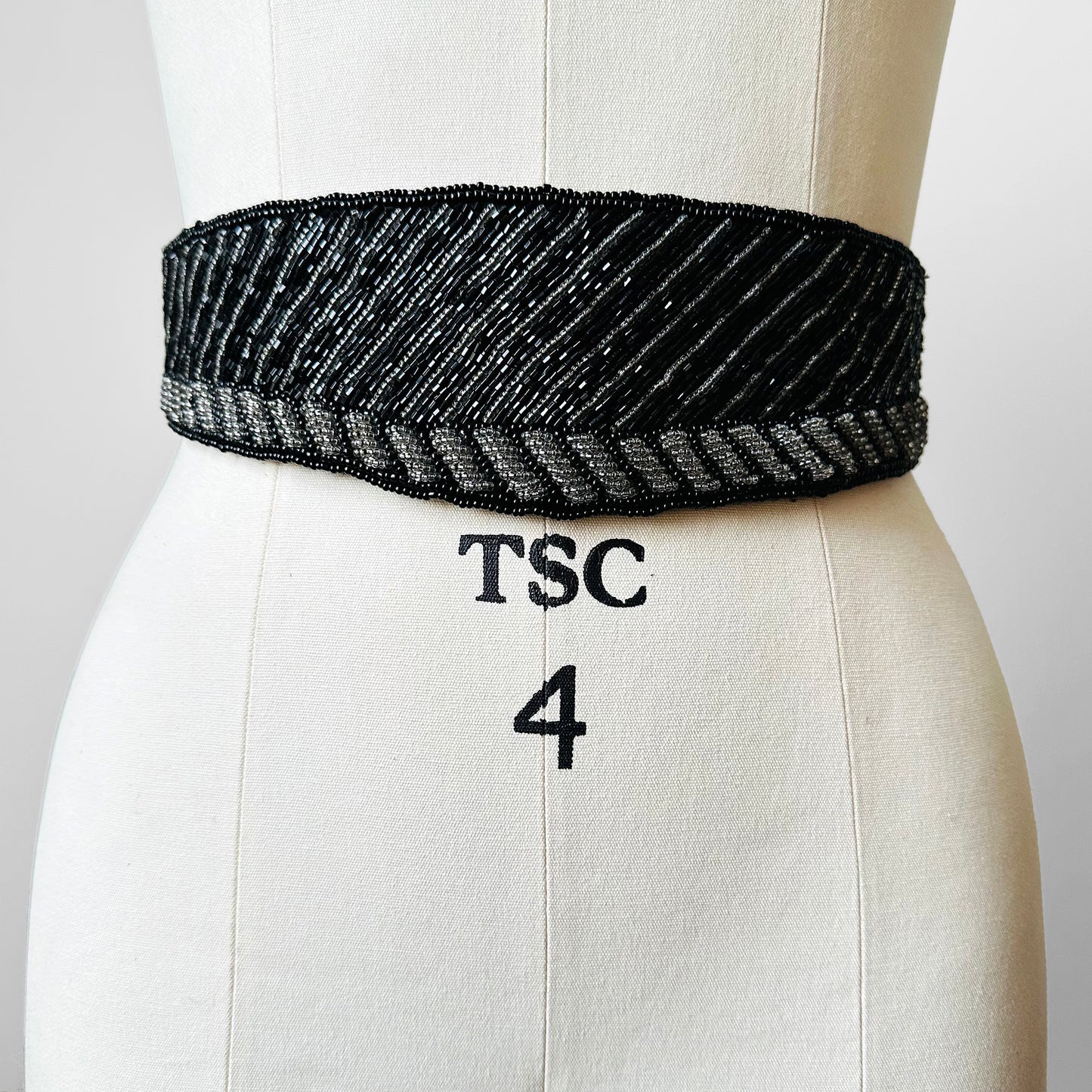 1980s Black and Silver Beaded Belt - Sz. 35-36