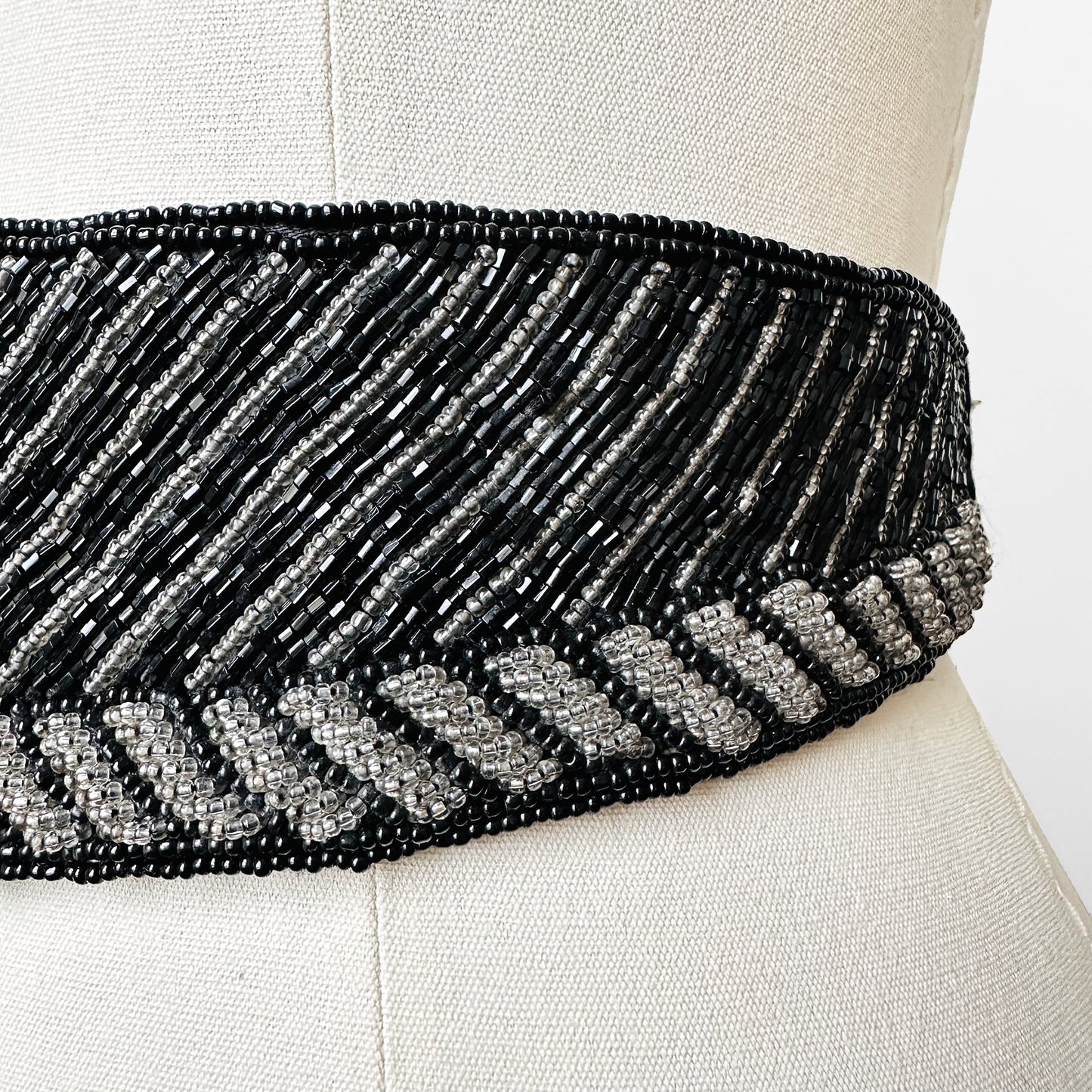 1980s Black and Silver Beaded Belt - Sz. 35-36