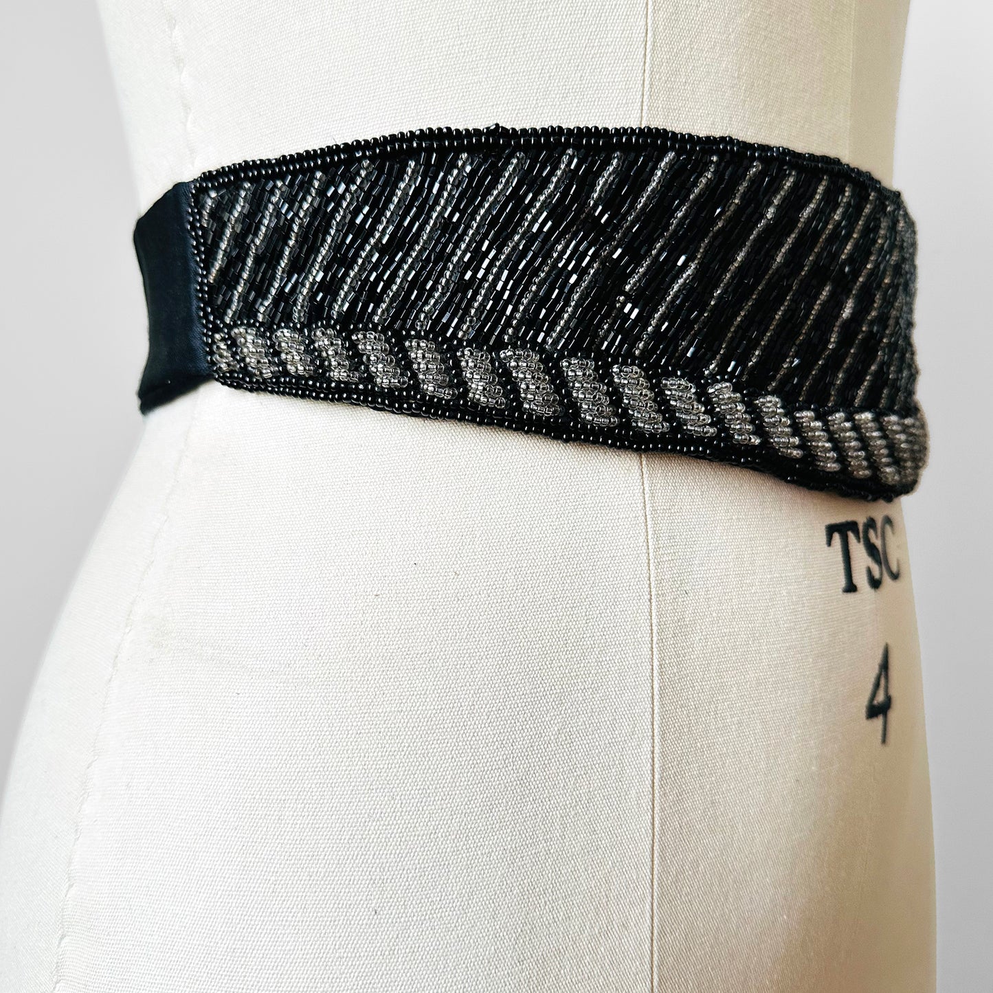 1980s Black and Silver Beaded Belt - Sz. 35-36