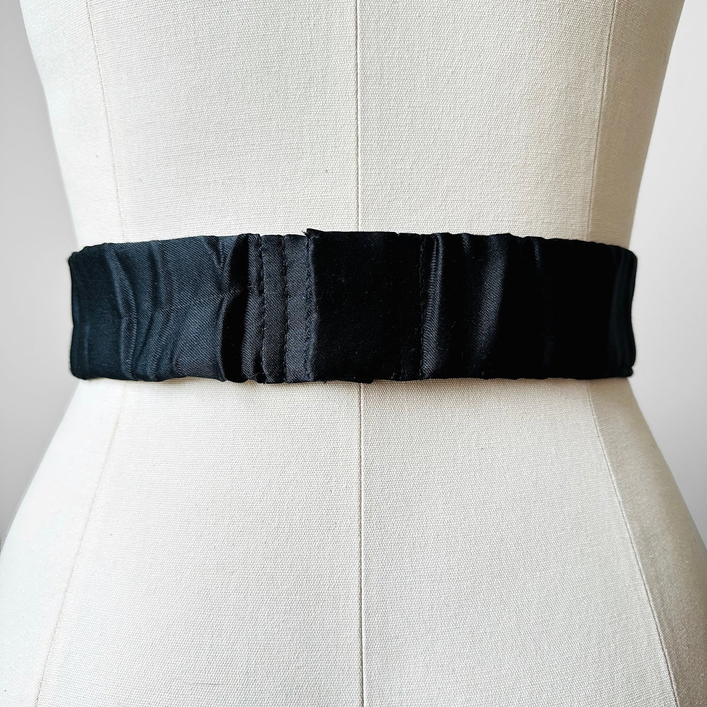 1980s Black and Silver Beaded Belt - Sz. 35-36