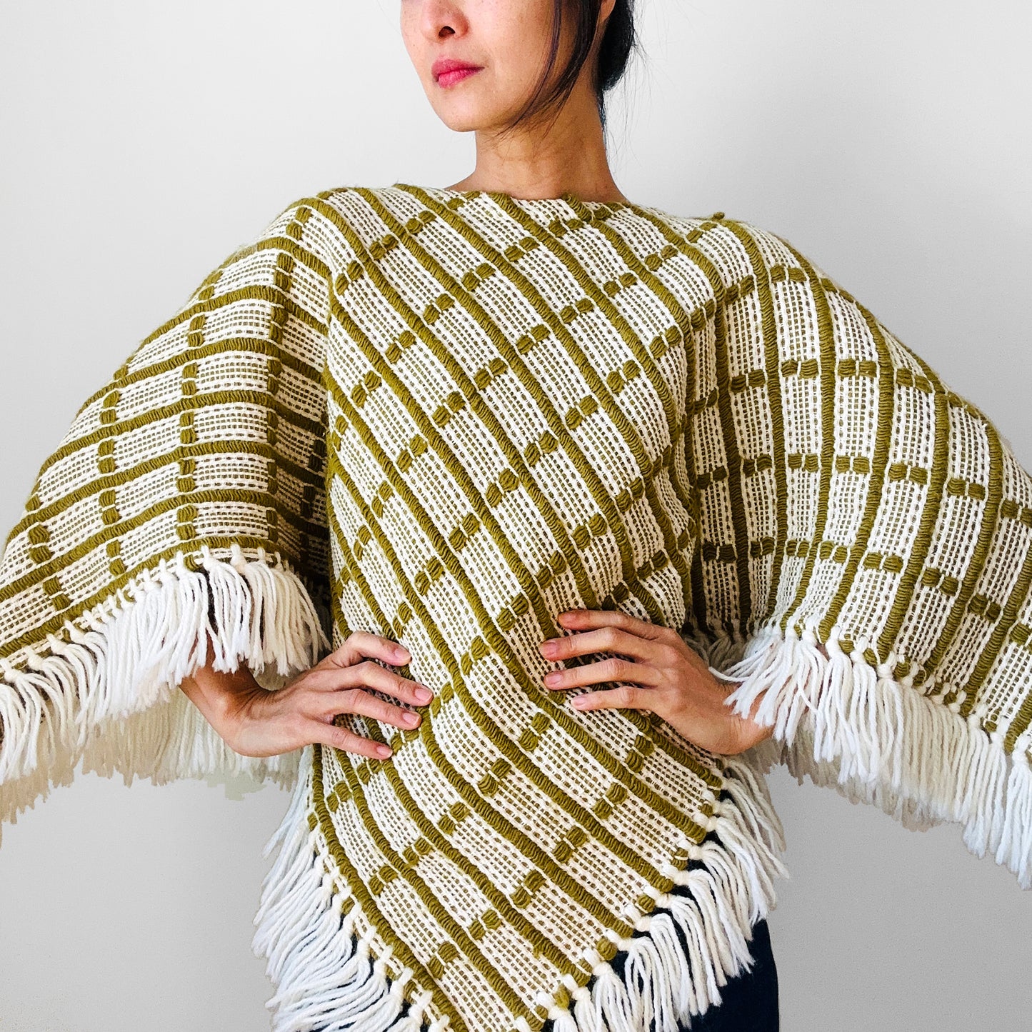 1970s Chartreuse Green and Cream Loomed Wool Woven Poncho