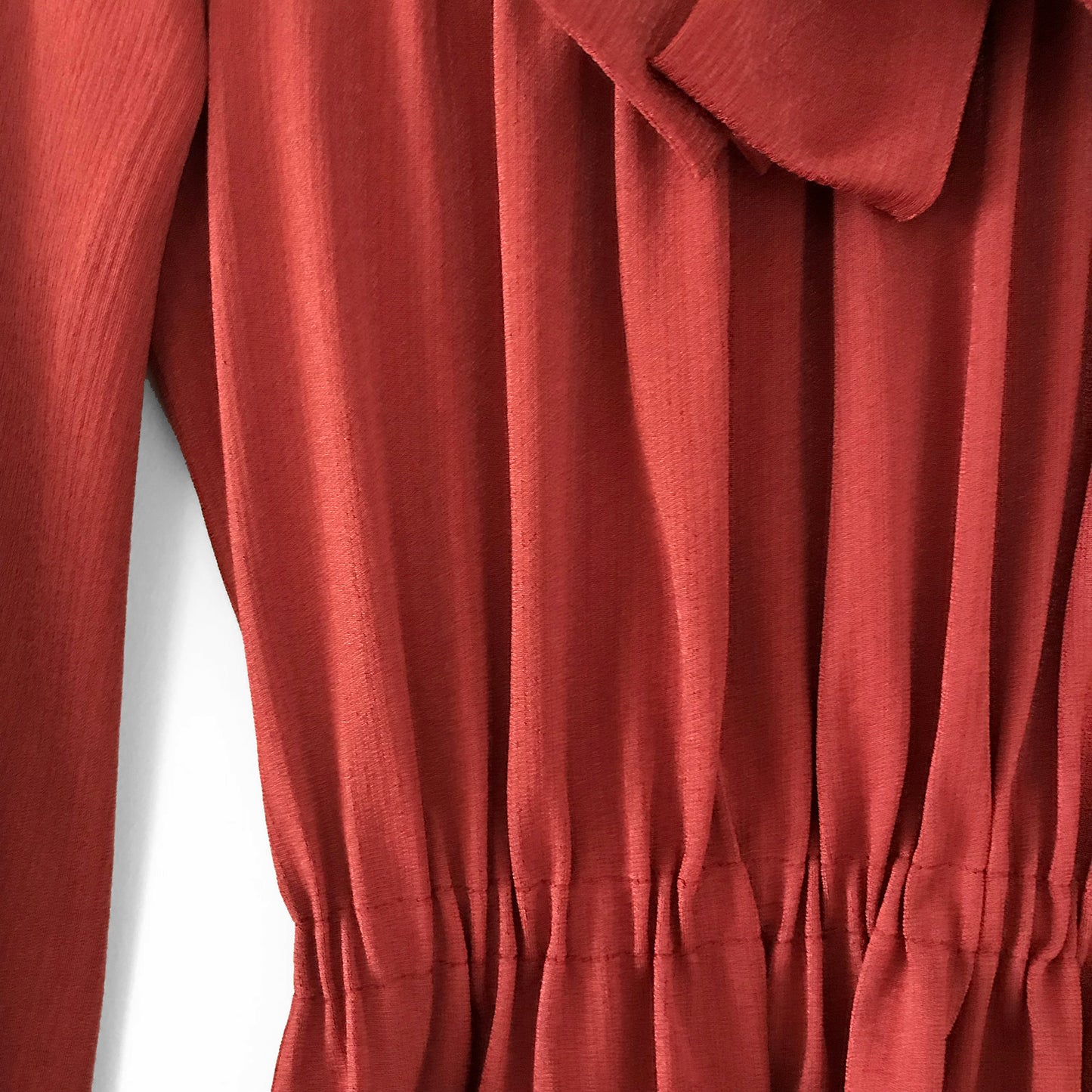 1970s Brick Red Tied-Neck Pleated Knee-Length Fit and Flare Dress