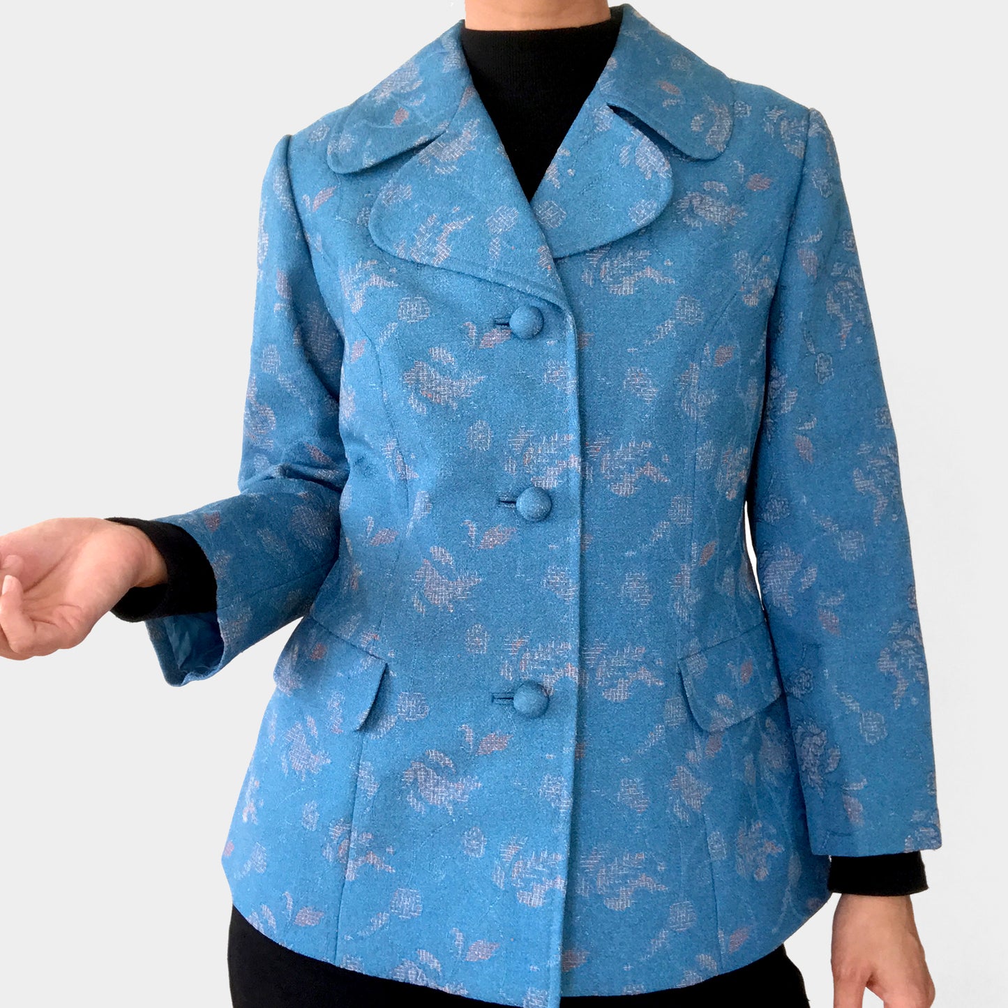 1970s Robin's Egg Blue Cross-Stitch Leaf Patterned Wide-Lapel Blazer Jacket