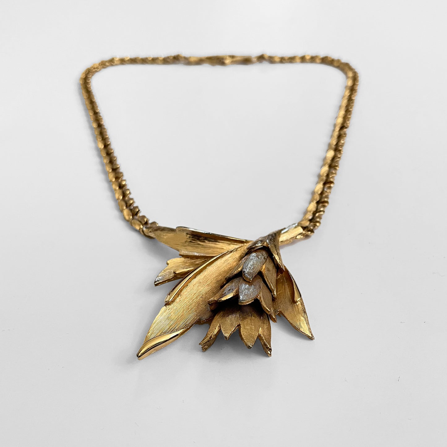 Gold-Toned Leafy Link Chain Statement Necklace