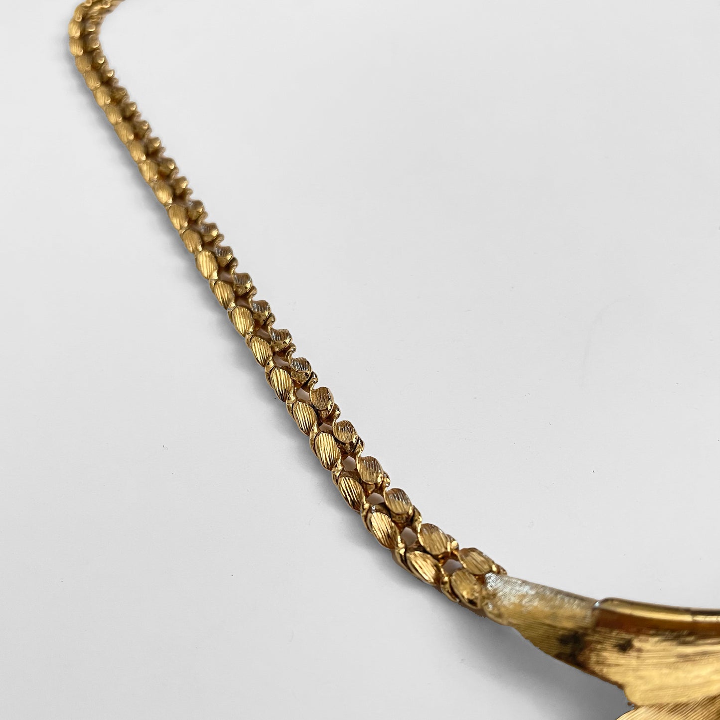 Gold-Toned Leafy Link Chain Statement Necklace