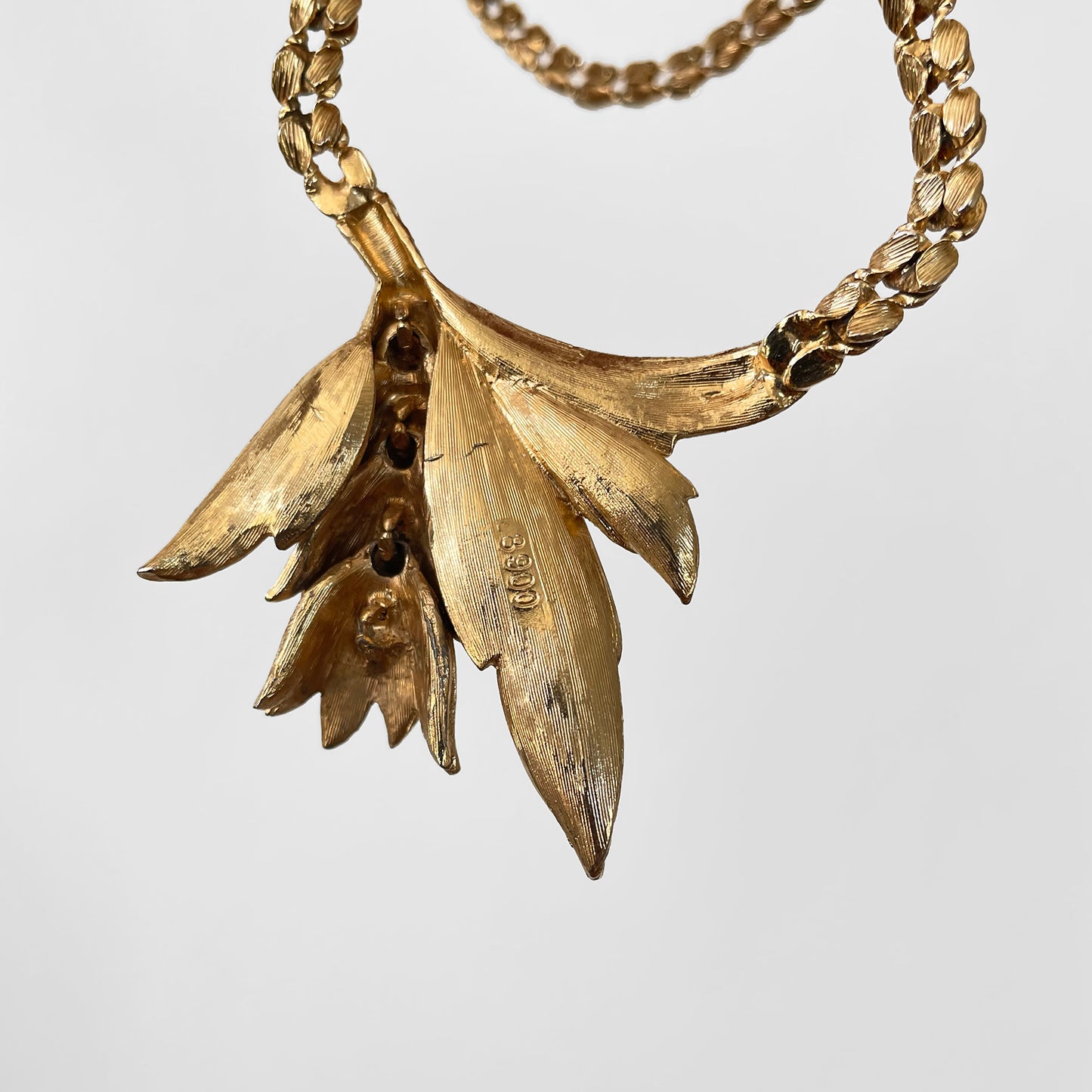 Gold-Toned Leafy Link Chain Statement Necklace