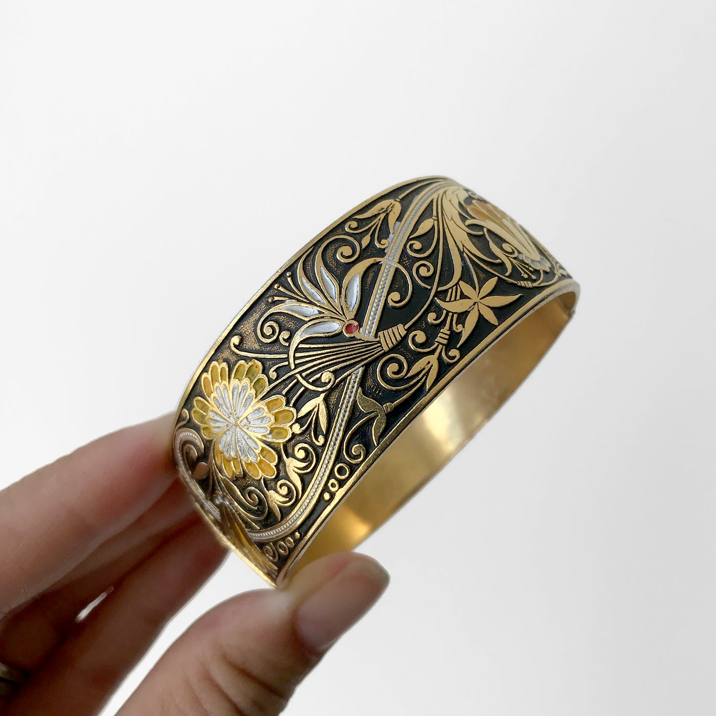 Floral and Leaf Carved Metal Hand-Painted Gold-toned Cuff Bangle Bracelet