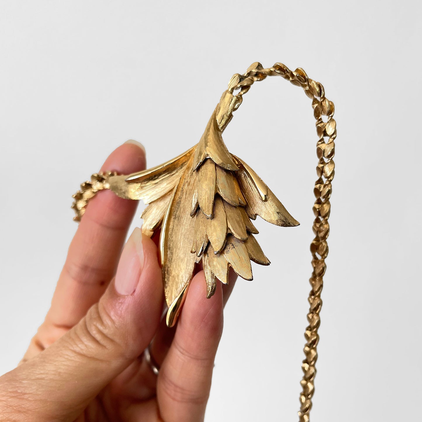 Gold-Toned Leafy Link Chain Statement Necklace