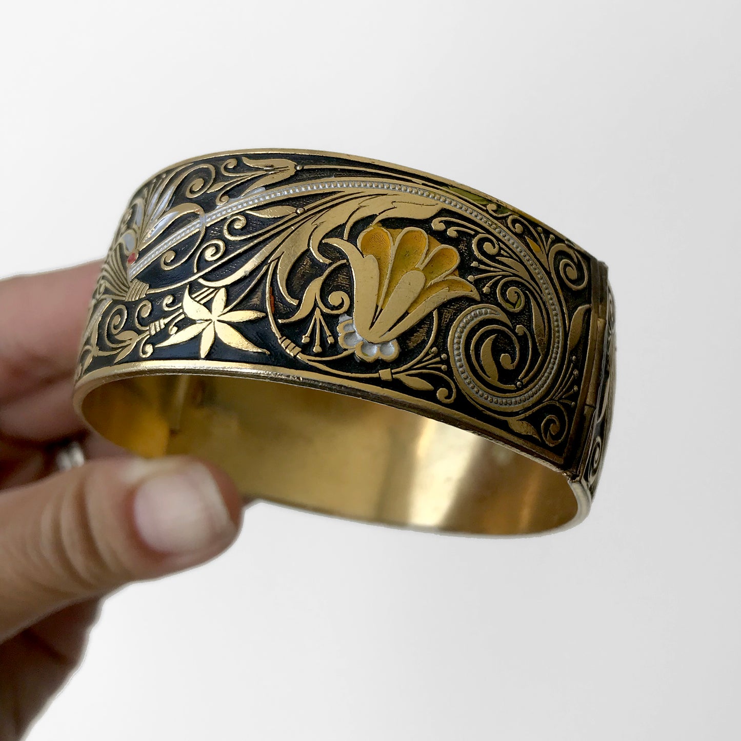 Floral and Leaf Carved Metal Hand-Painted Gold-toned Cuff Bangle Bracelet