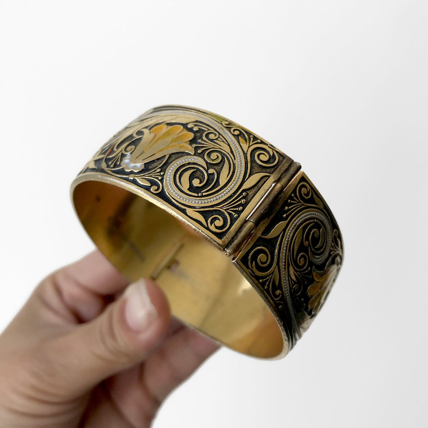 Floral and Leaf Carved Metal Hand-Painted Gold-toned Cuff Bangle Bracelet